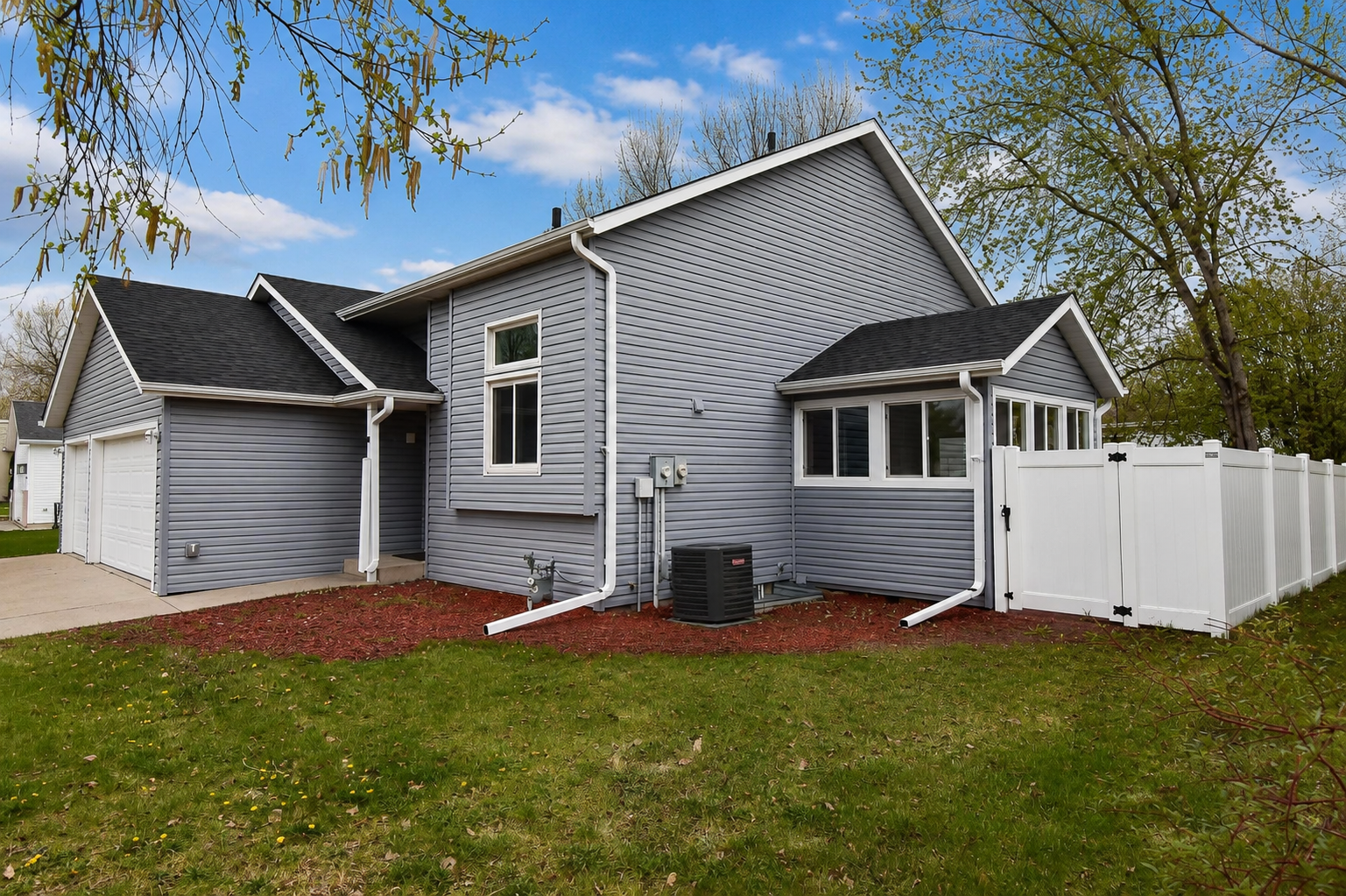 1806 36 1/2 Avenue S Property Photo 3