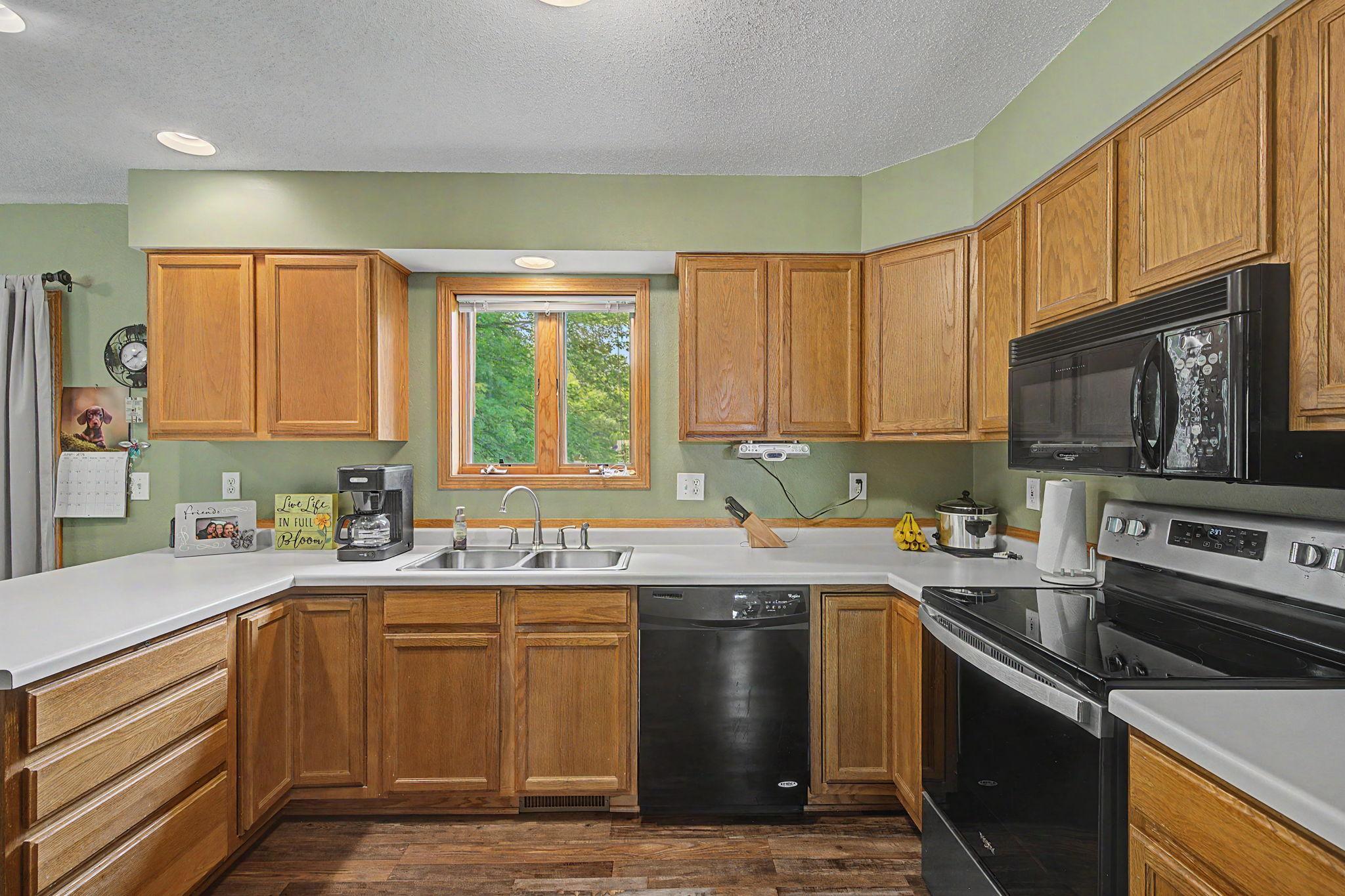 100 Vedders Avenue Property Photo 19