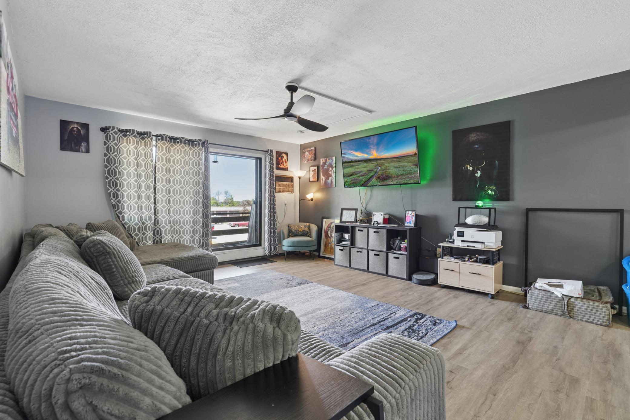 4379 Wilshire Boulevard 208 Property Photo 6