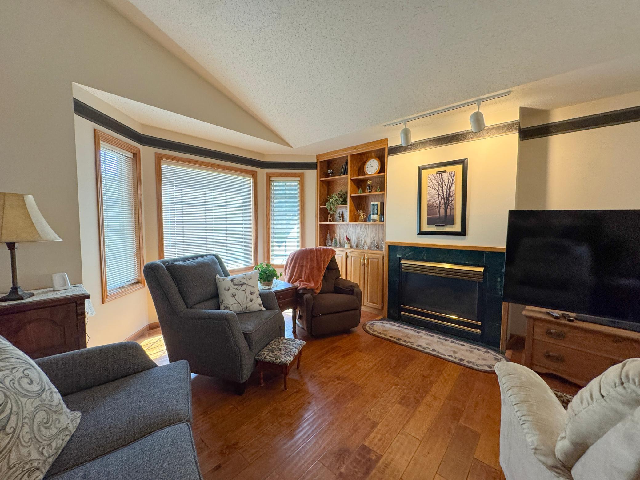 2206 Arrowwood Court Property Photo 3