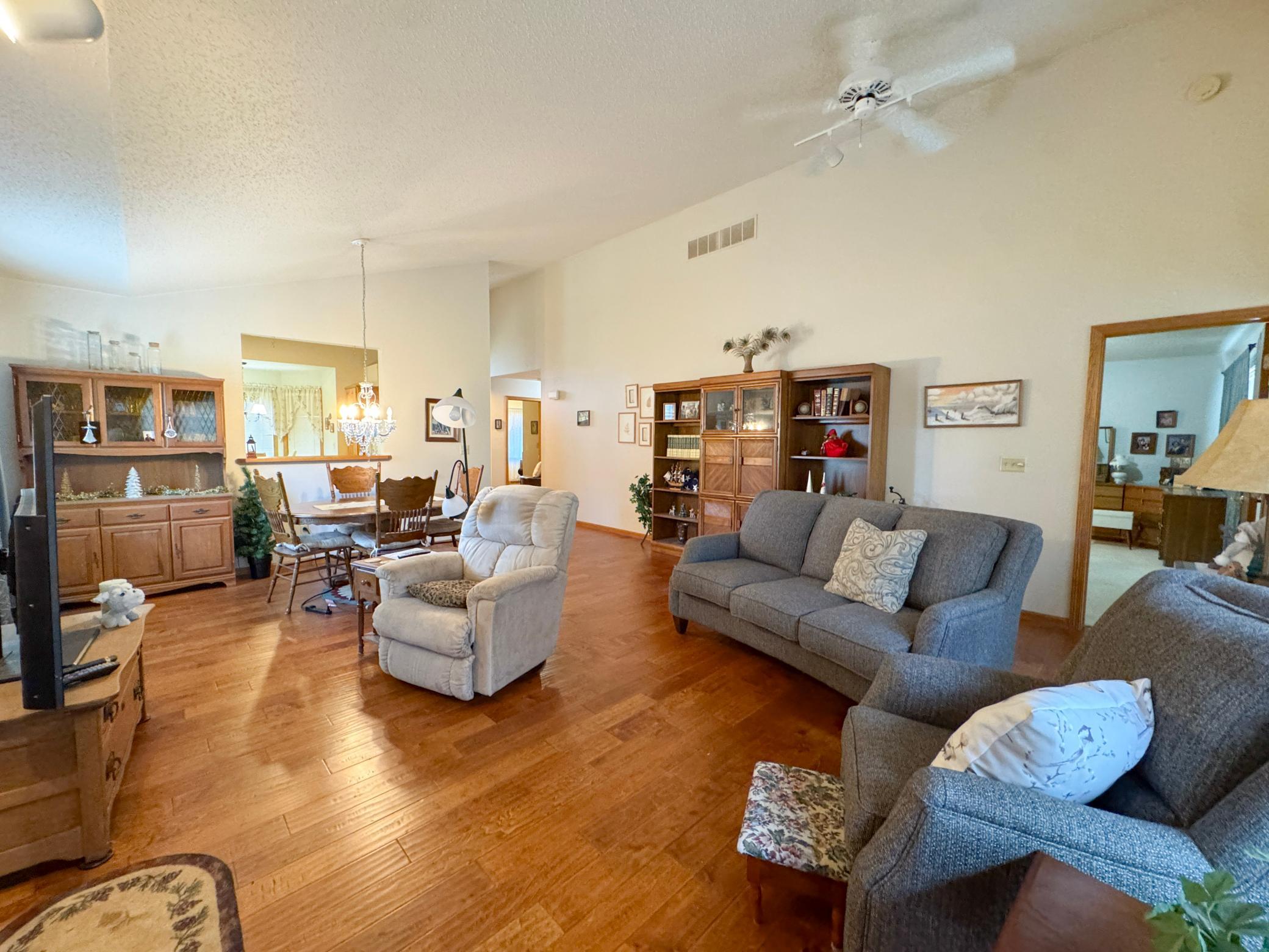 2206 Arrowwood Court Property Photo 4