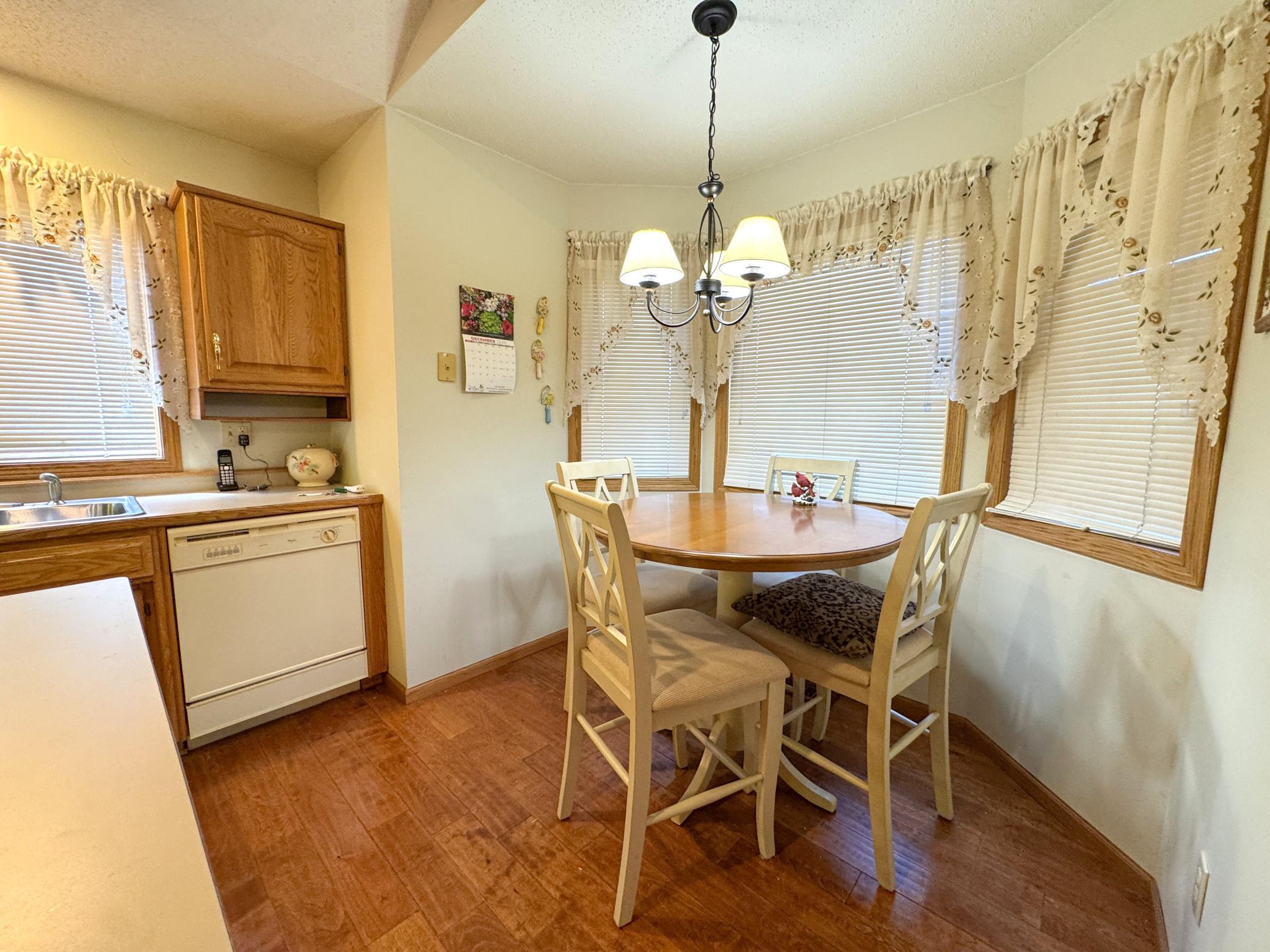 2206 Arrowwood Court Property Photo 6