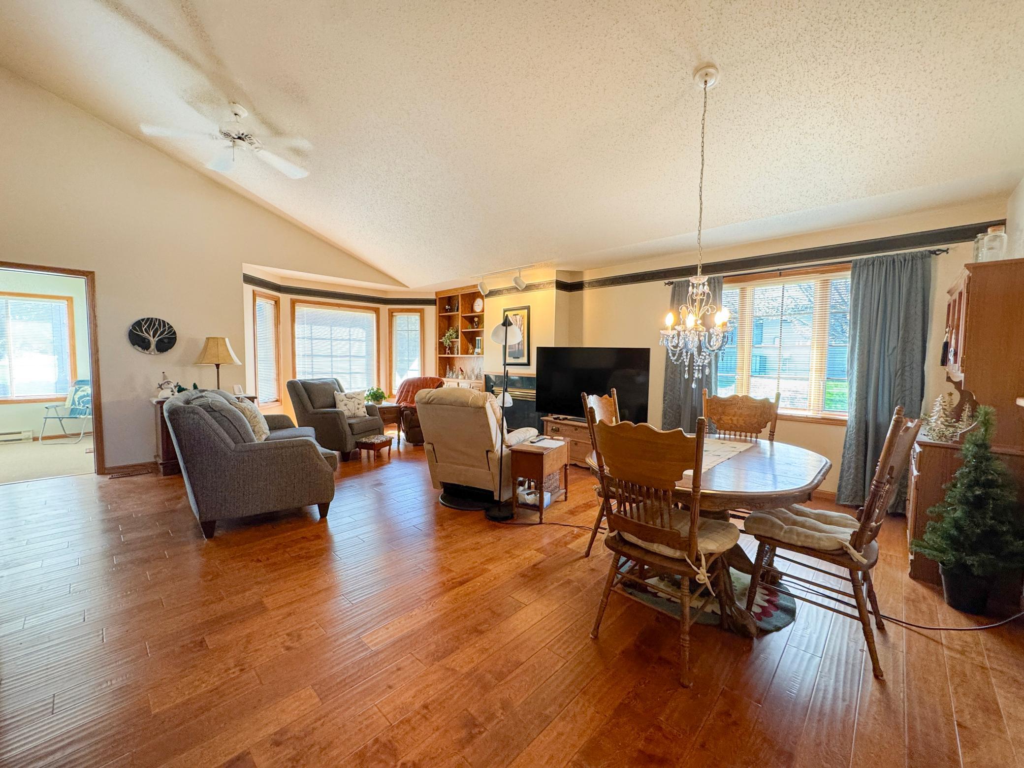 2206 Arrowwood Court Property Photo 8