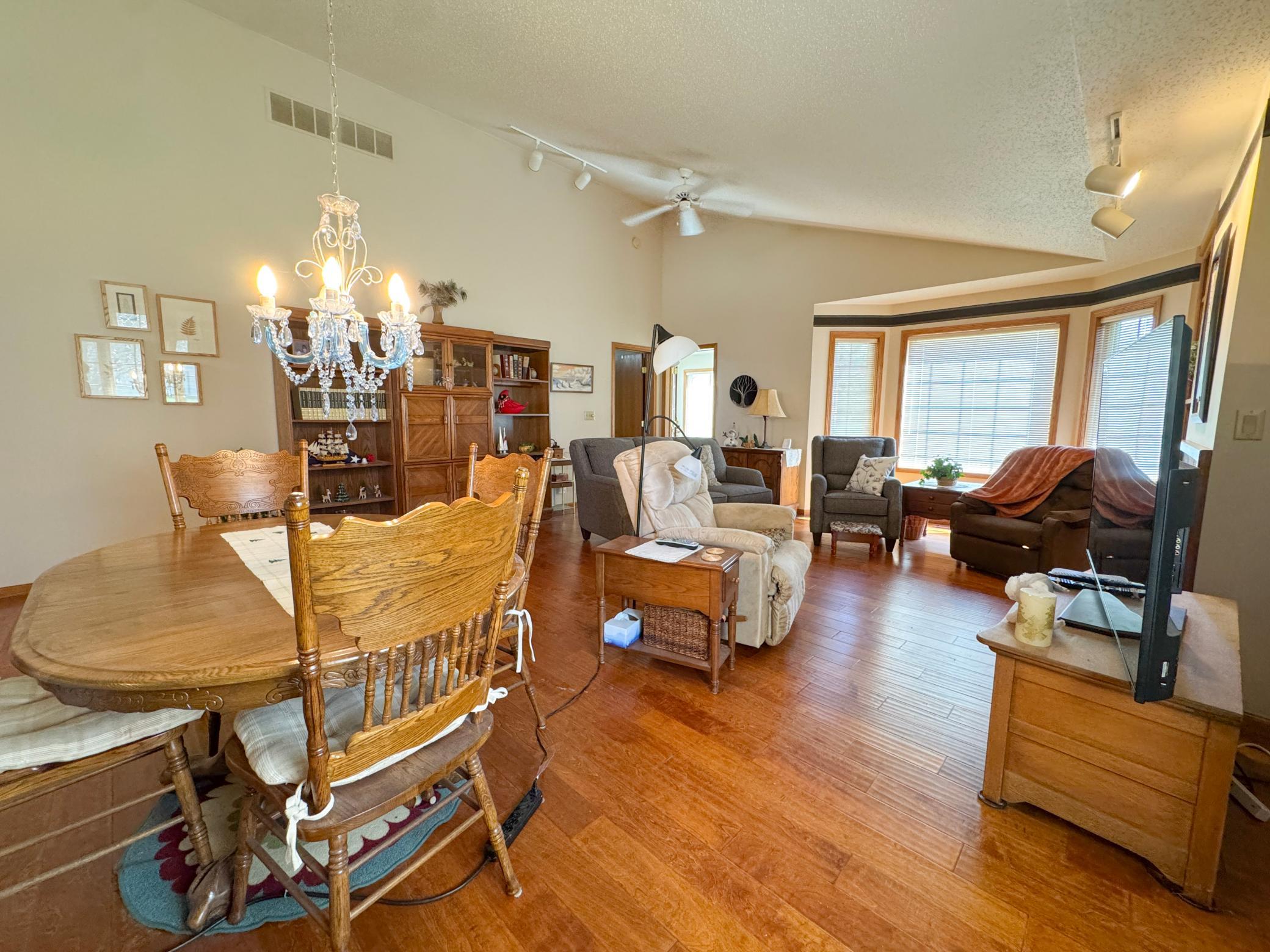 2206 Arrowwood Court Property Photo 9