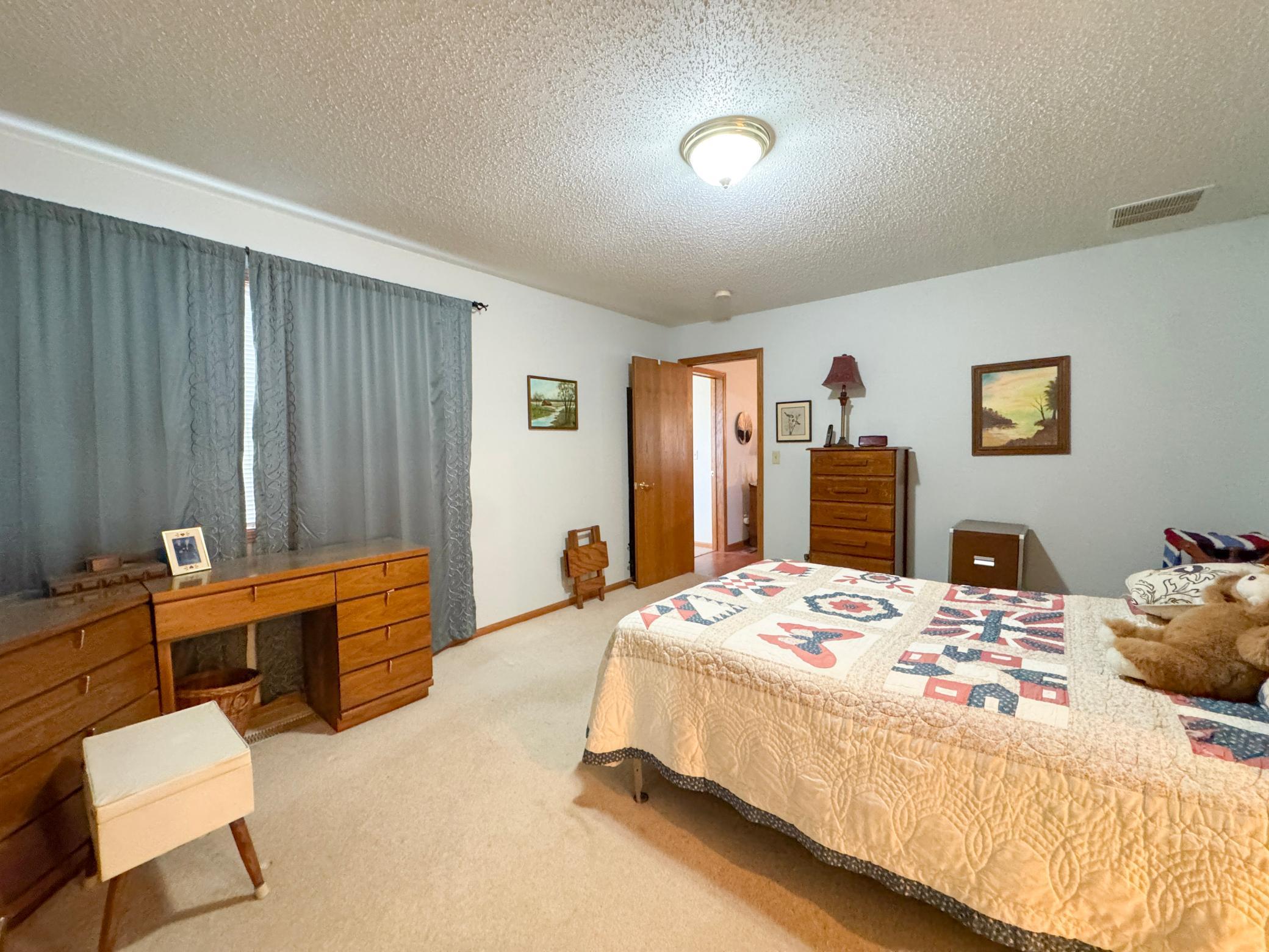 2206 Arrowwood Court Property Photo 12