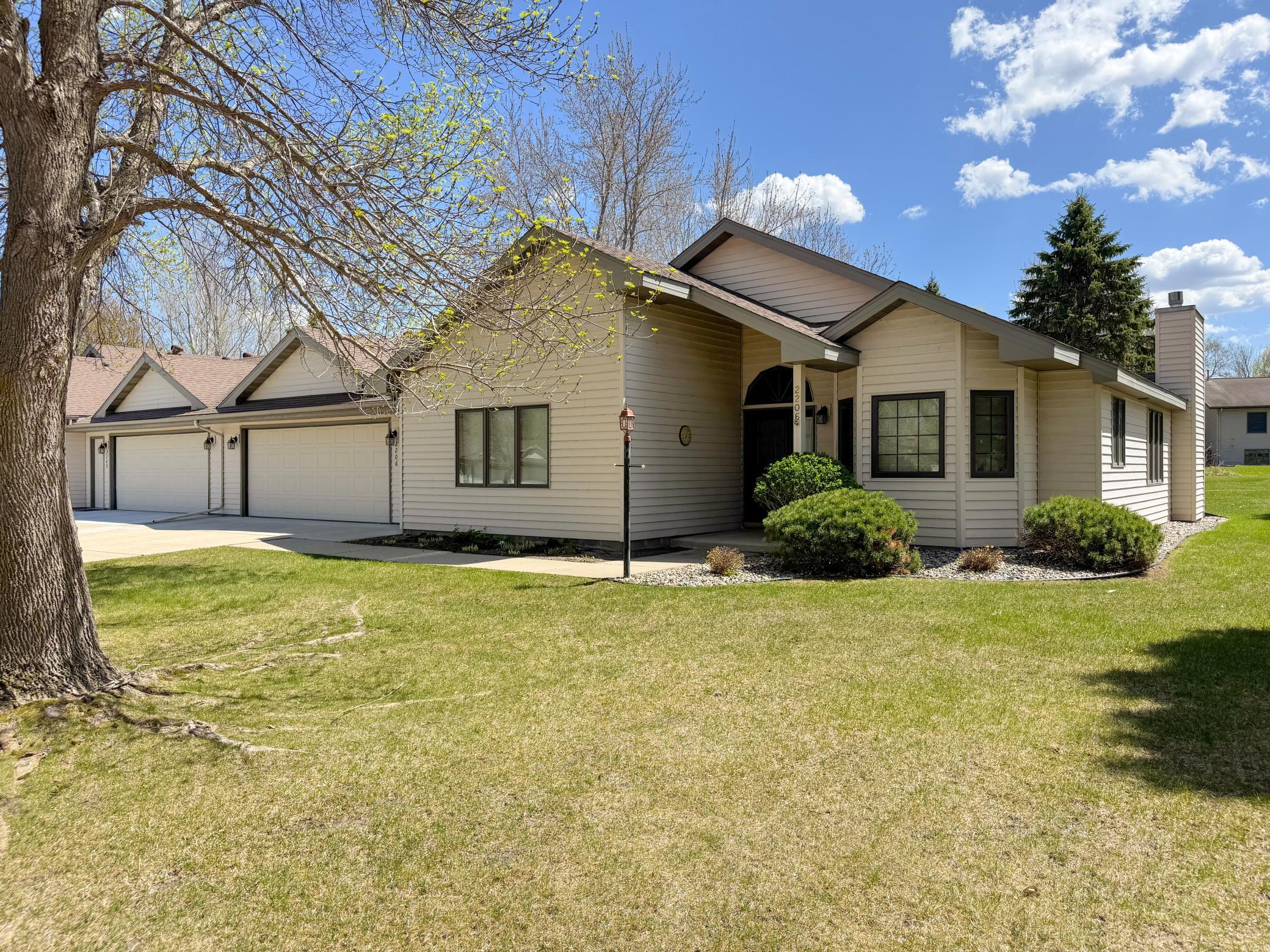 2206 Arrowwood Court Property Photo 24