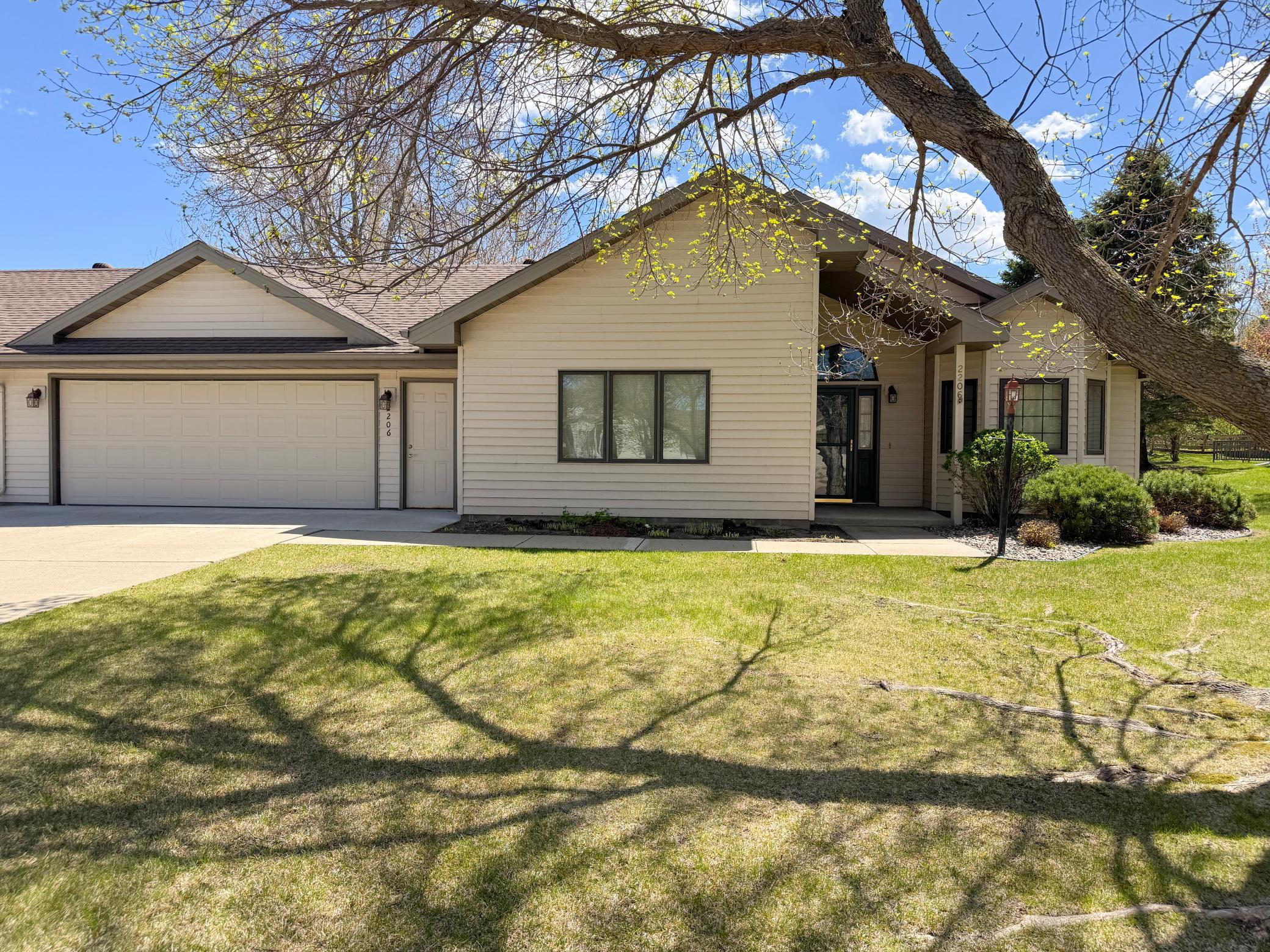 2206 Arrowwood Court Property Photo 25