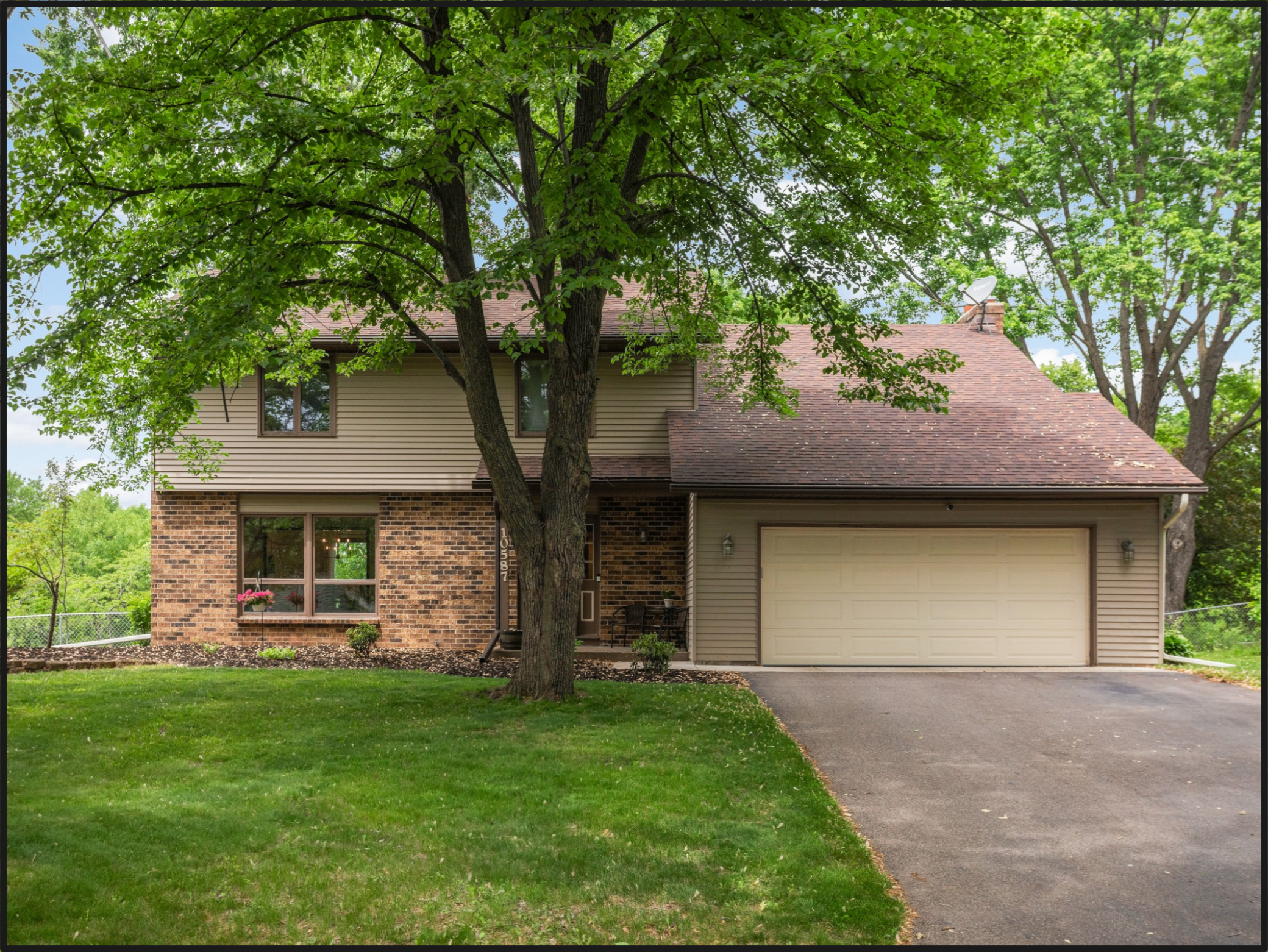 10587 Wellington Lane N