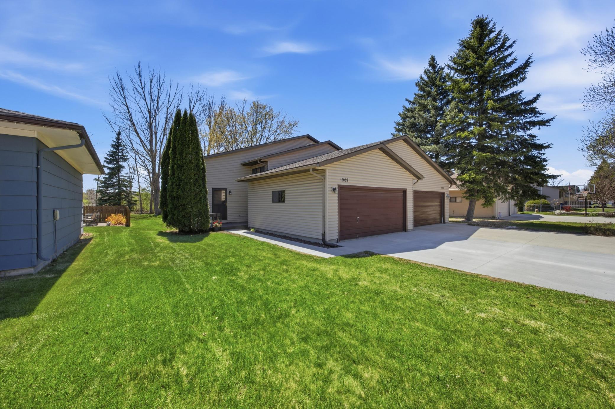 1908 20th Avenue S Property Photo 1