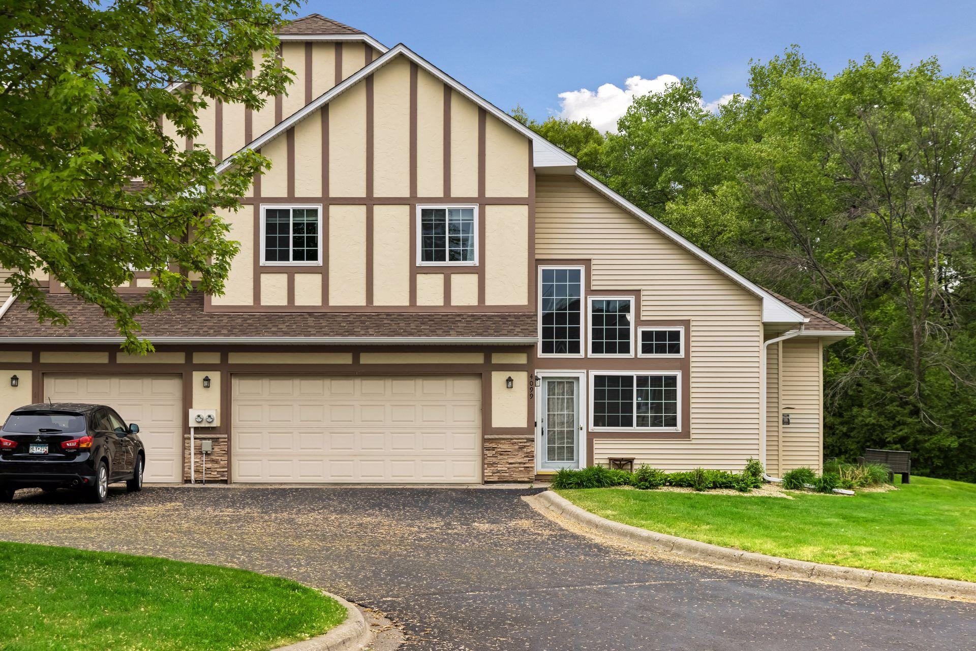 4099 Meadowlark Curve Property Photo 2