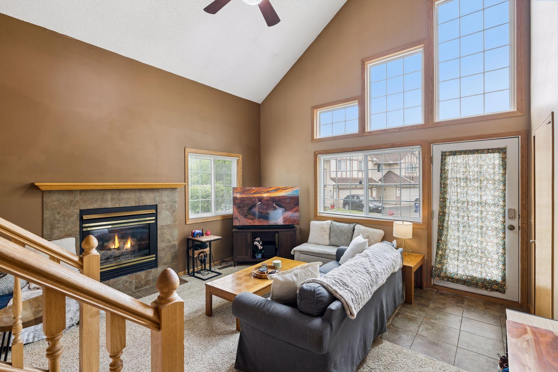 4099 Meadowlark Curve Property Photo 8
