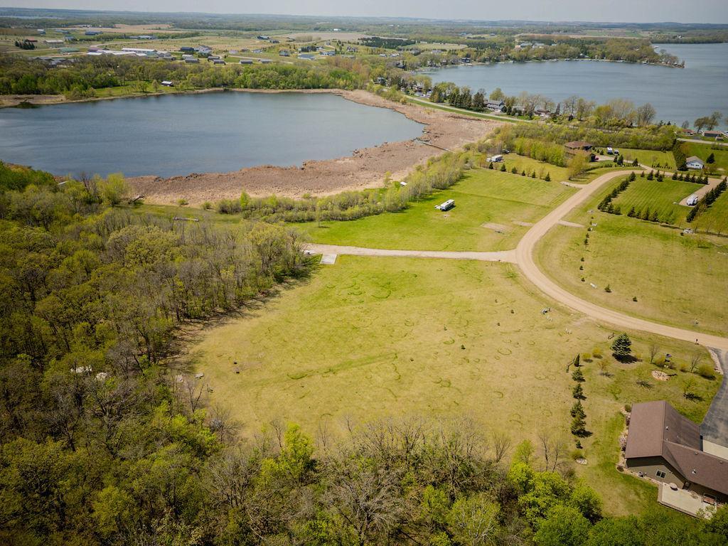 18080 Meadows Circle Property Photo 3
