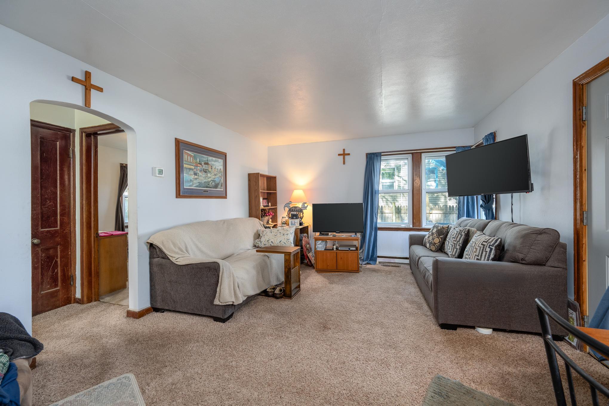 2703 157 Ave Property Photo 5