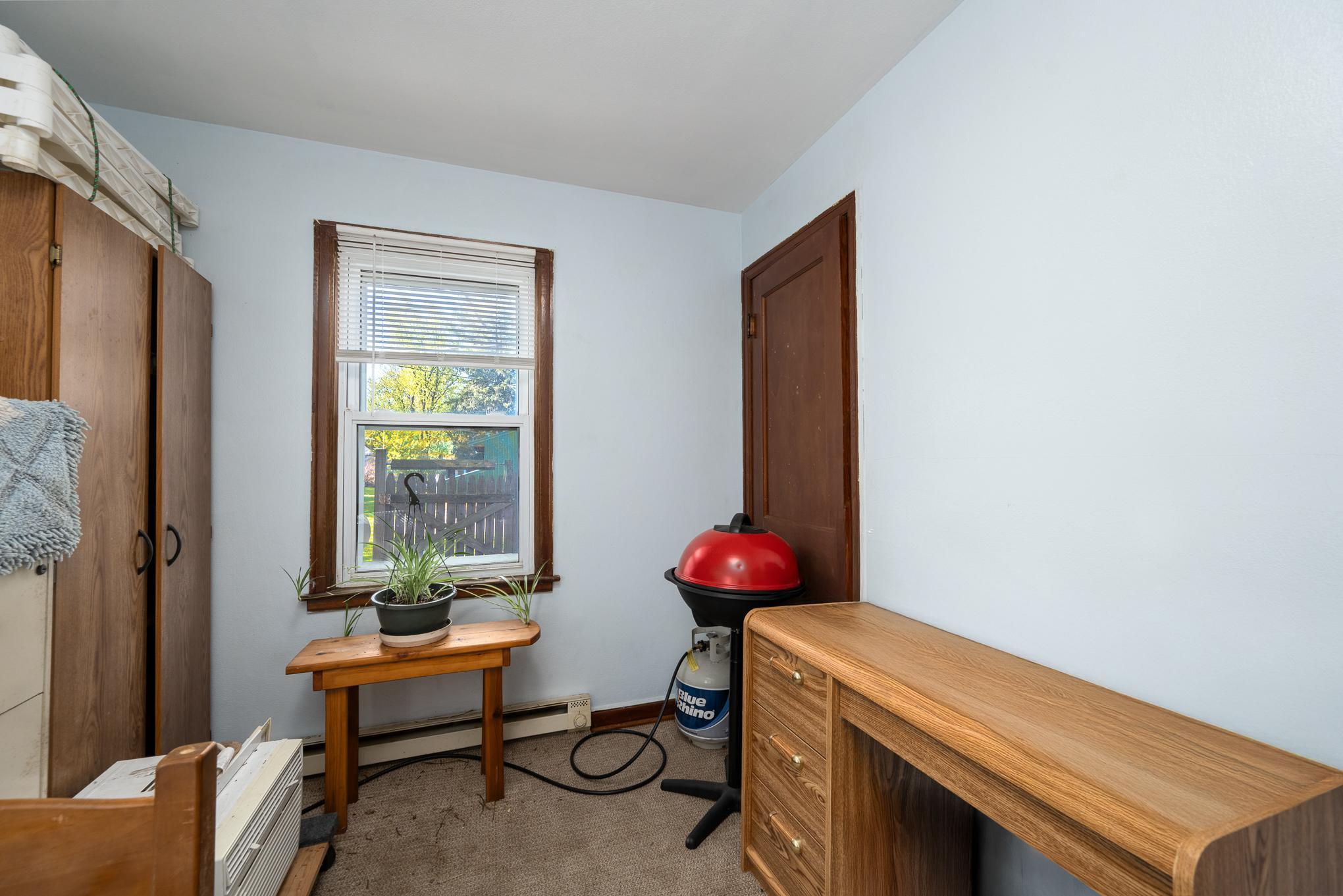 2703 157 Ave Property Photo 11