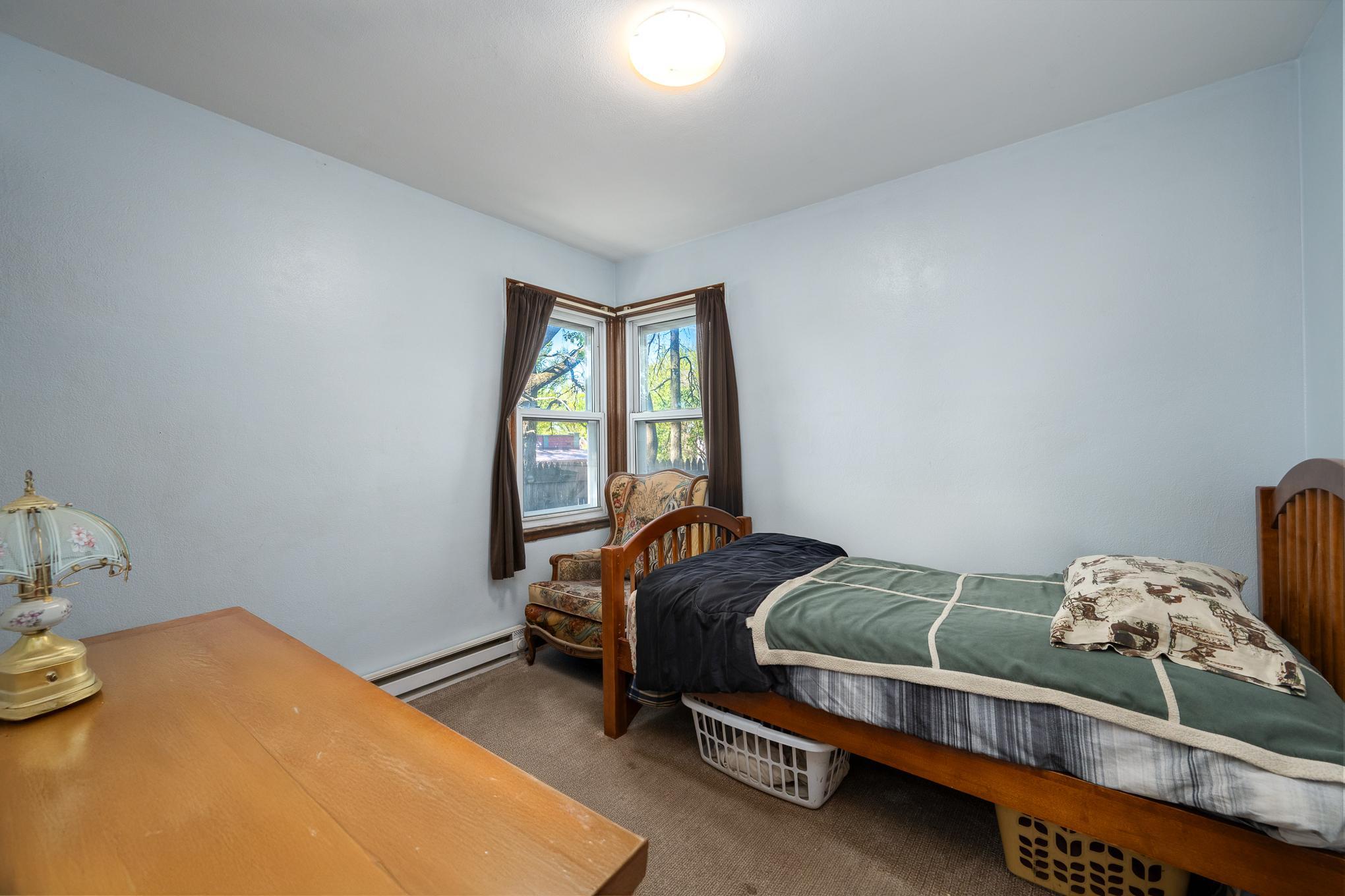 2703 157 Ave Property Photo 12