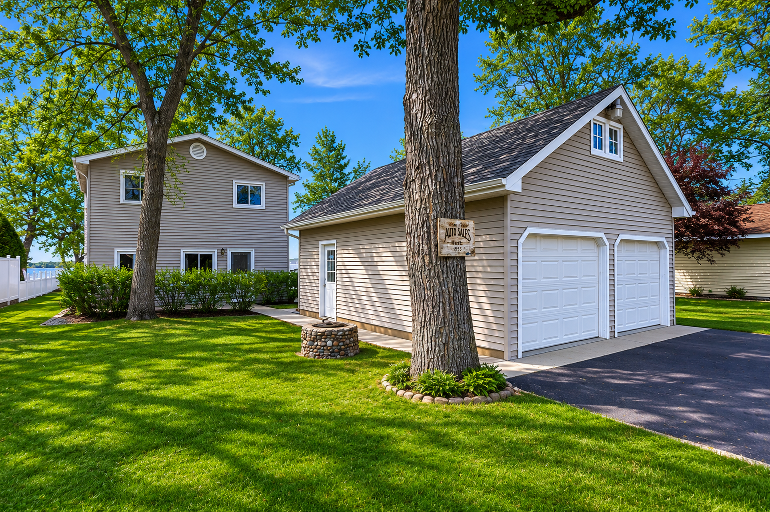 192 Shorewood Drive Property Photo 3