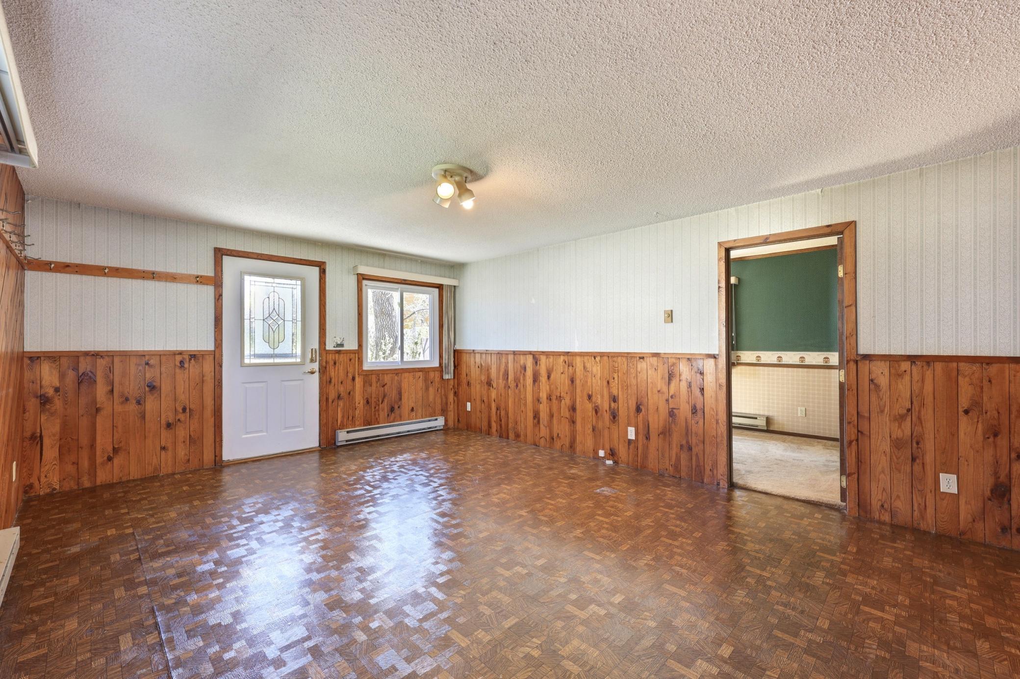 192 Shorewood Drive Property Photo 7