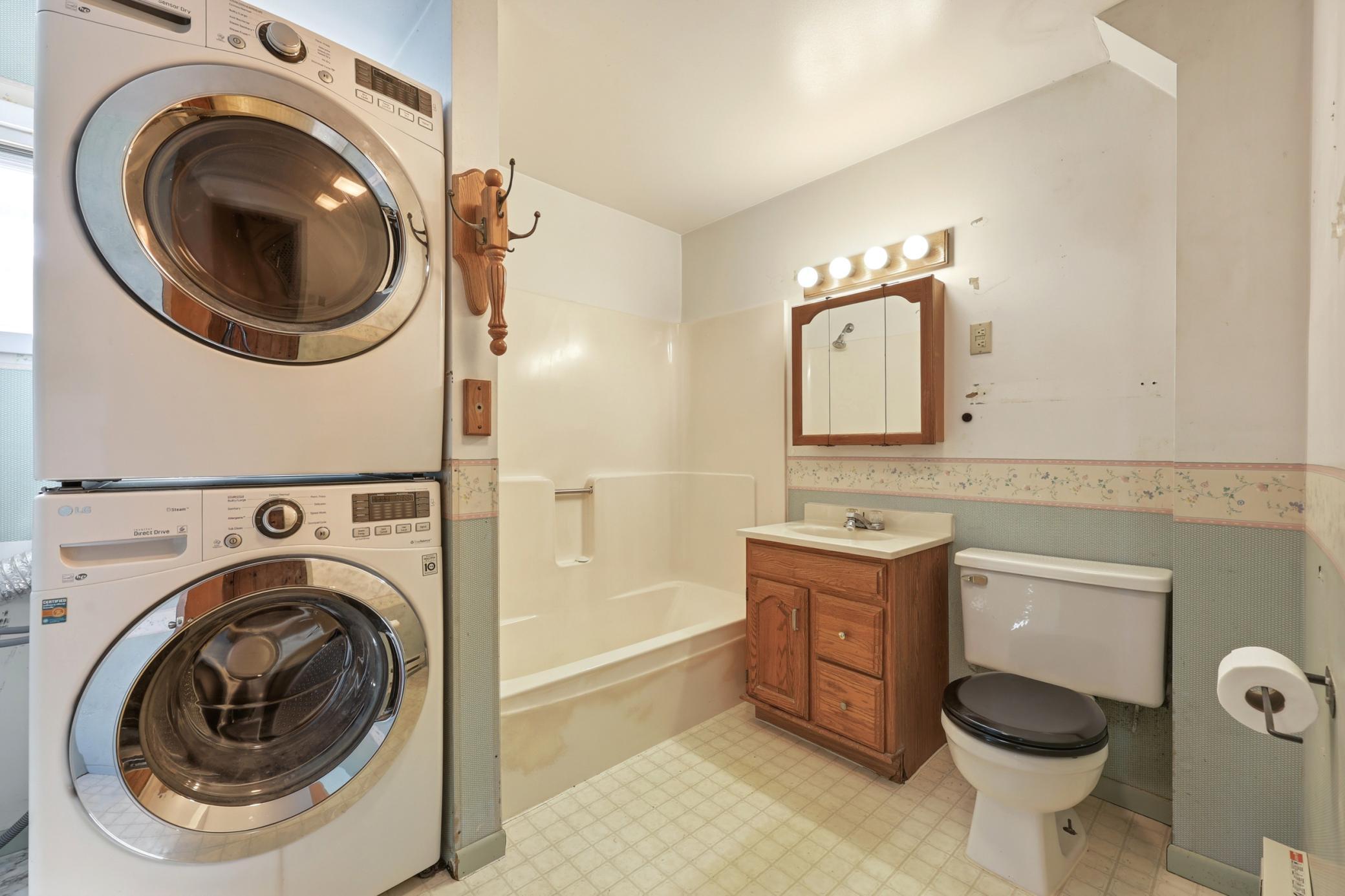 192 Shorewood Drive Property Photo 20