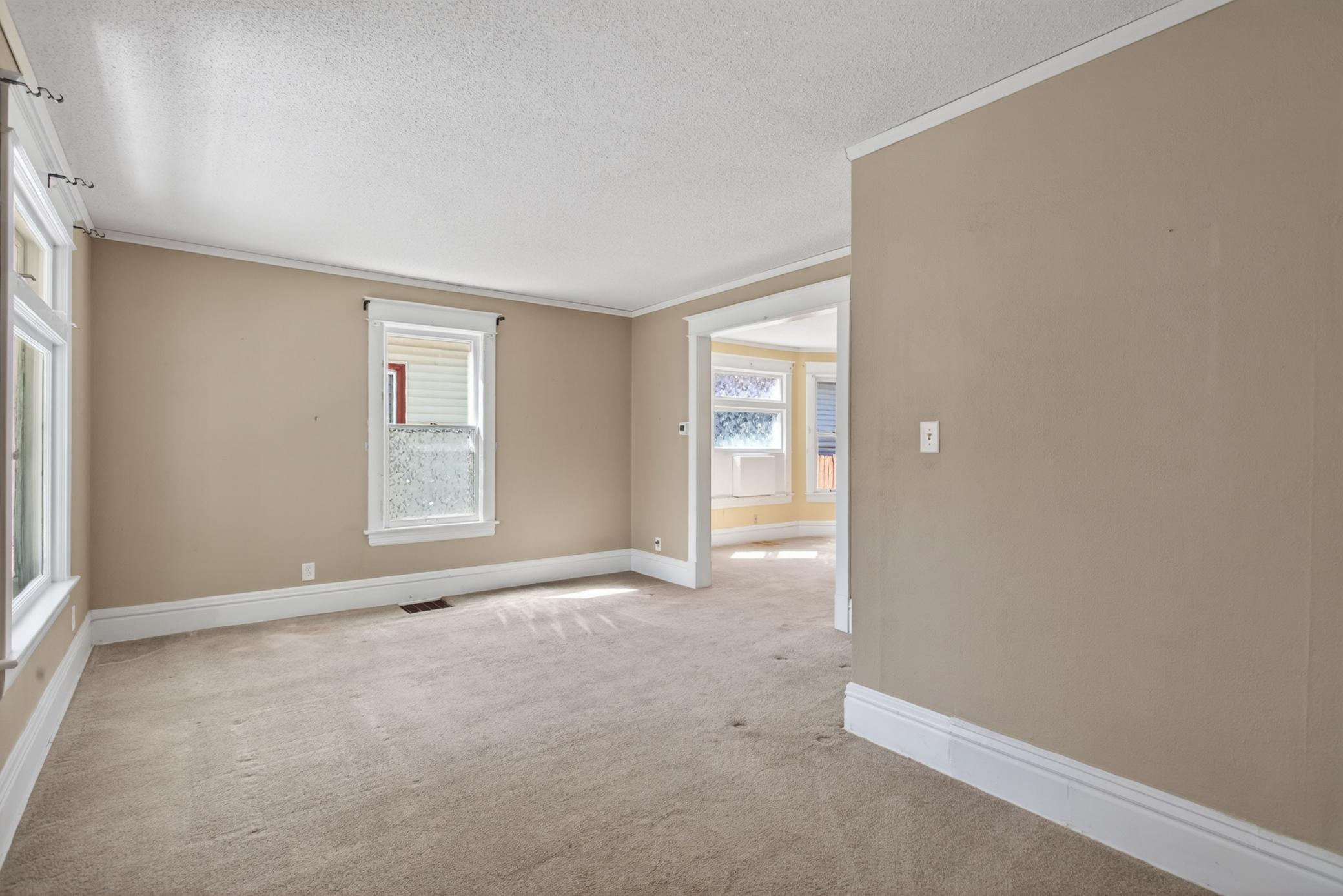 300 4th Avenue S Property Photo 11