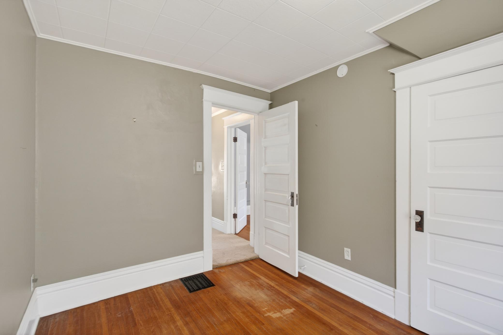 300 4th Avenue S Property Photo 19
