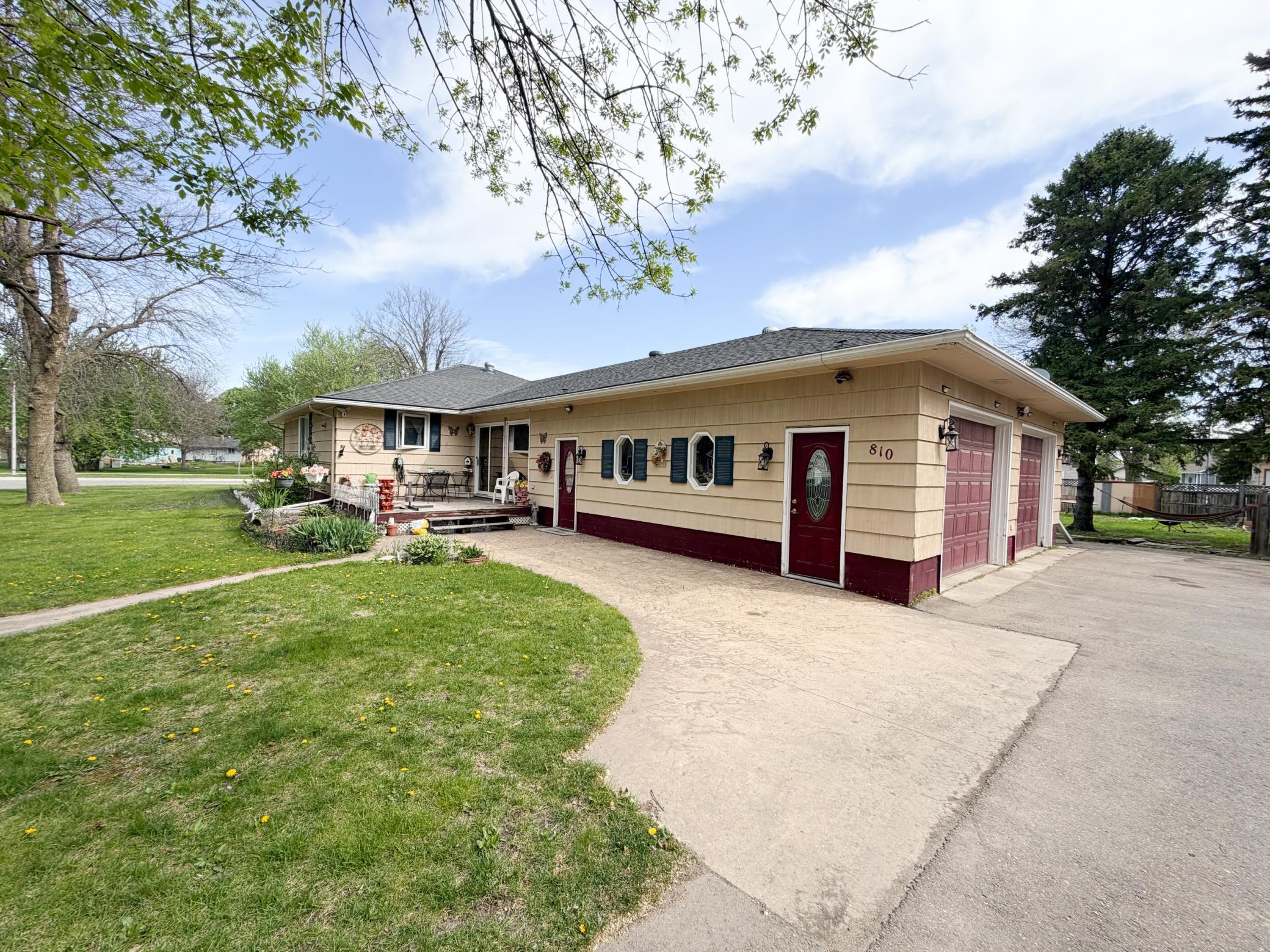 810 8th Avenue Property Photo 7