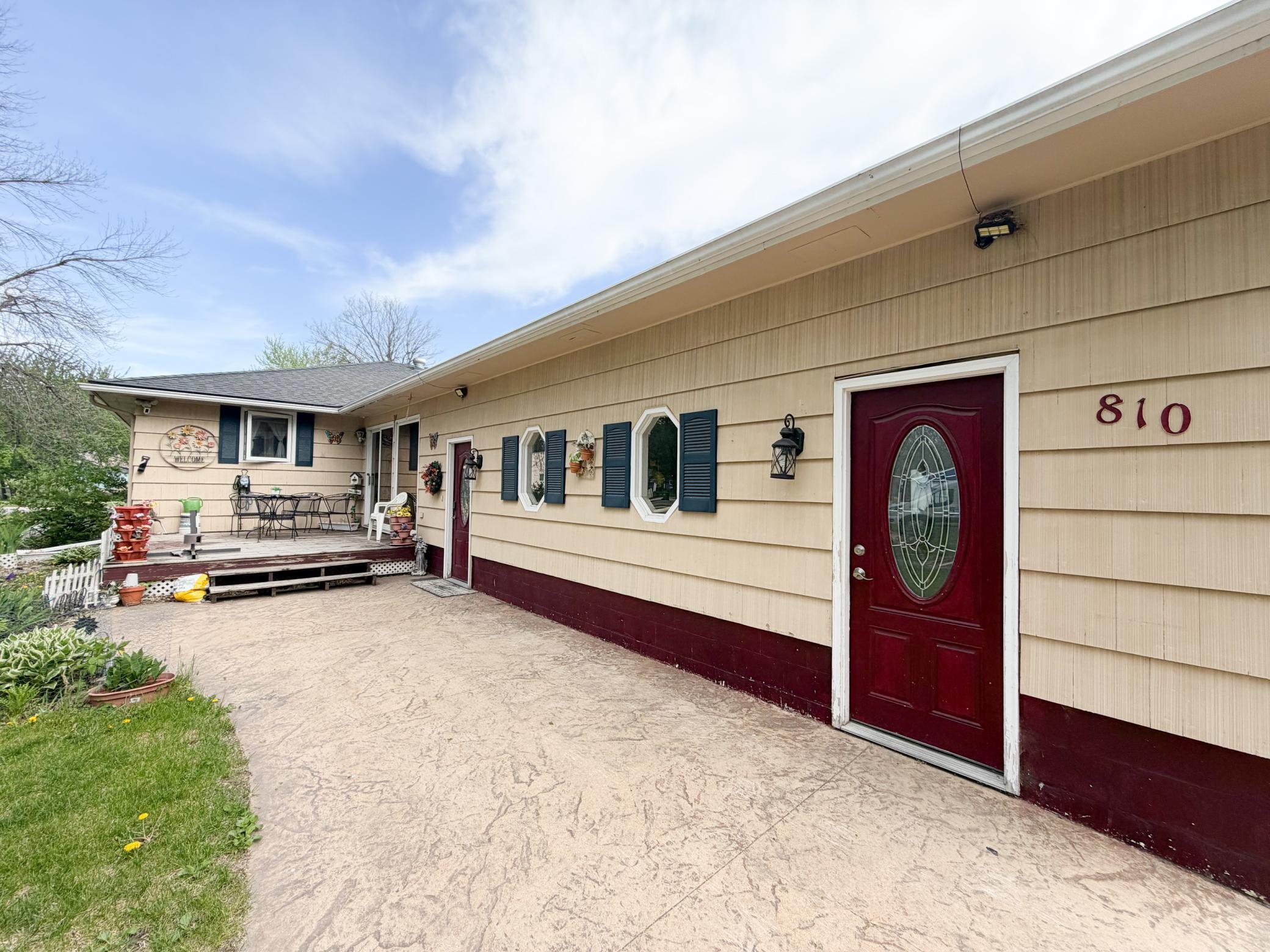 810 8th Avenue Property Photo 8