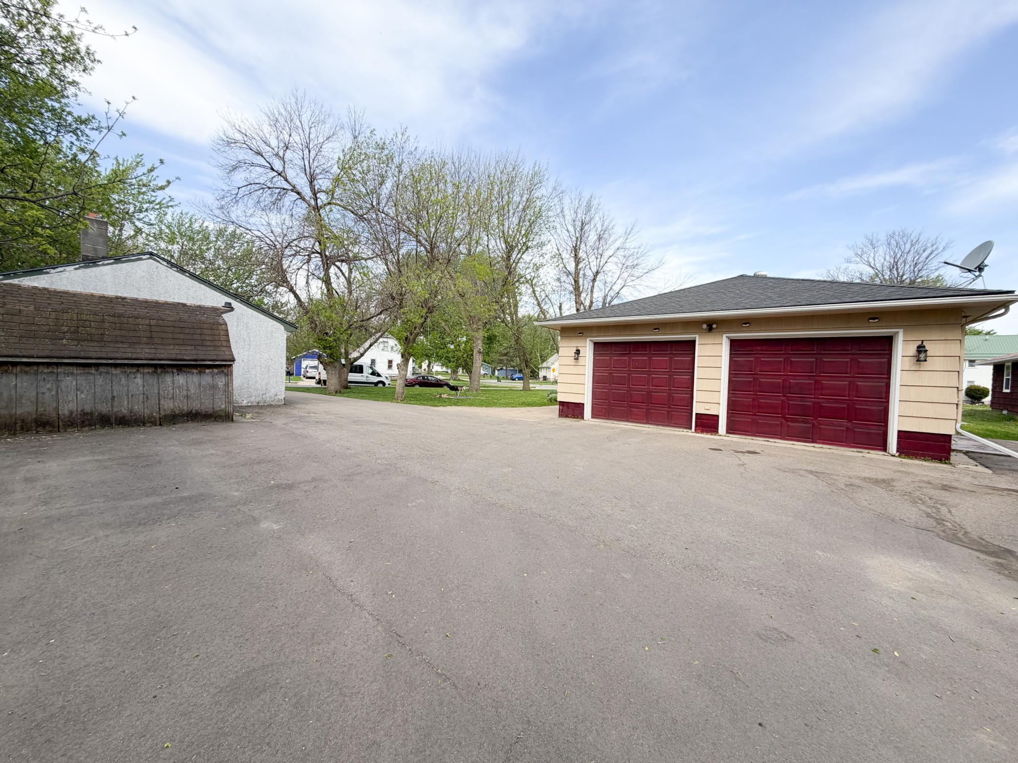 810 8th Avenue Property Photo 10