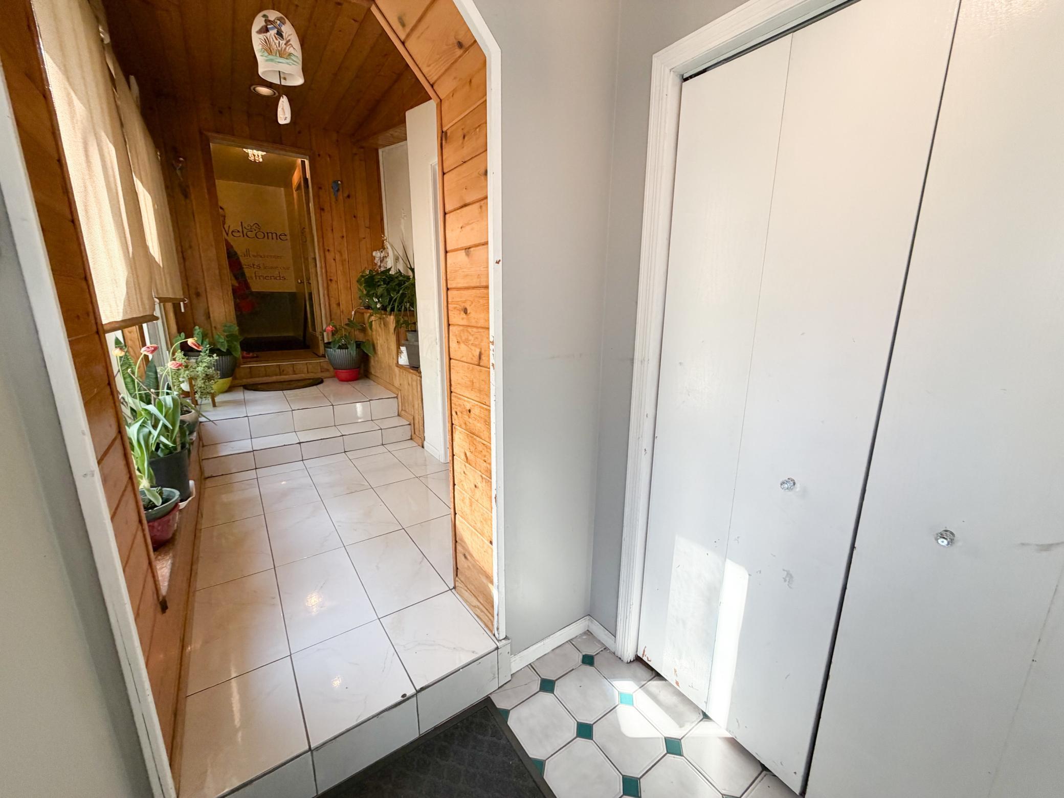 810 8th Avenue Property Photo 15
