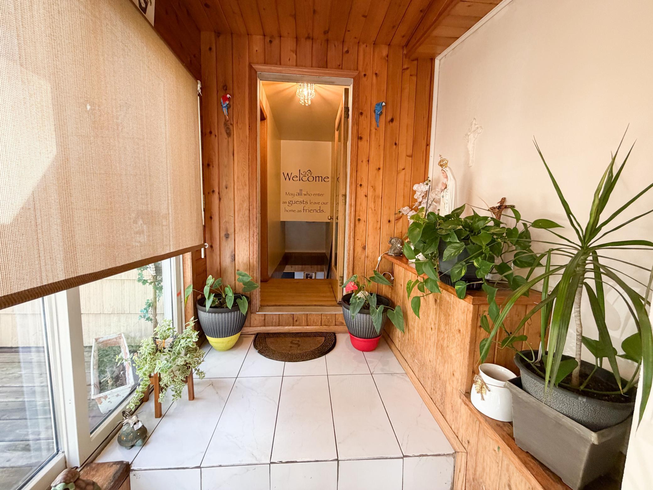 810 8th Avenue Property Photo 16