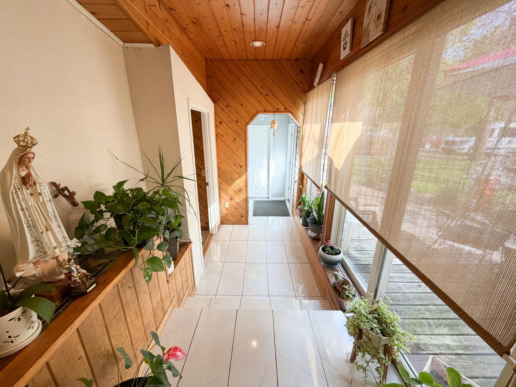 810 8th Avenue Property Photo 17