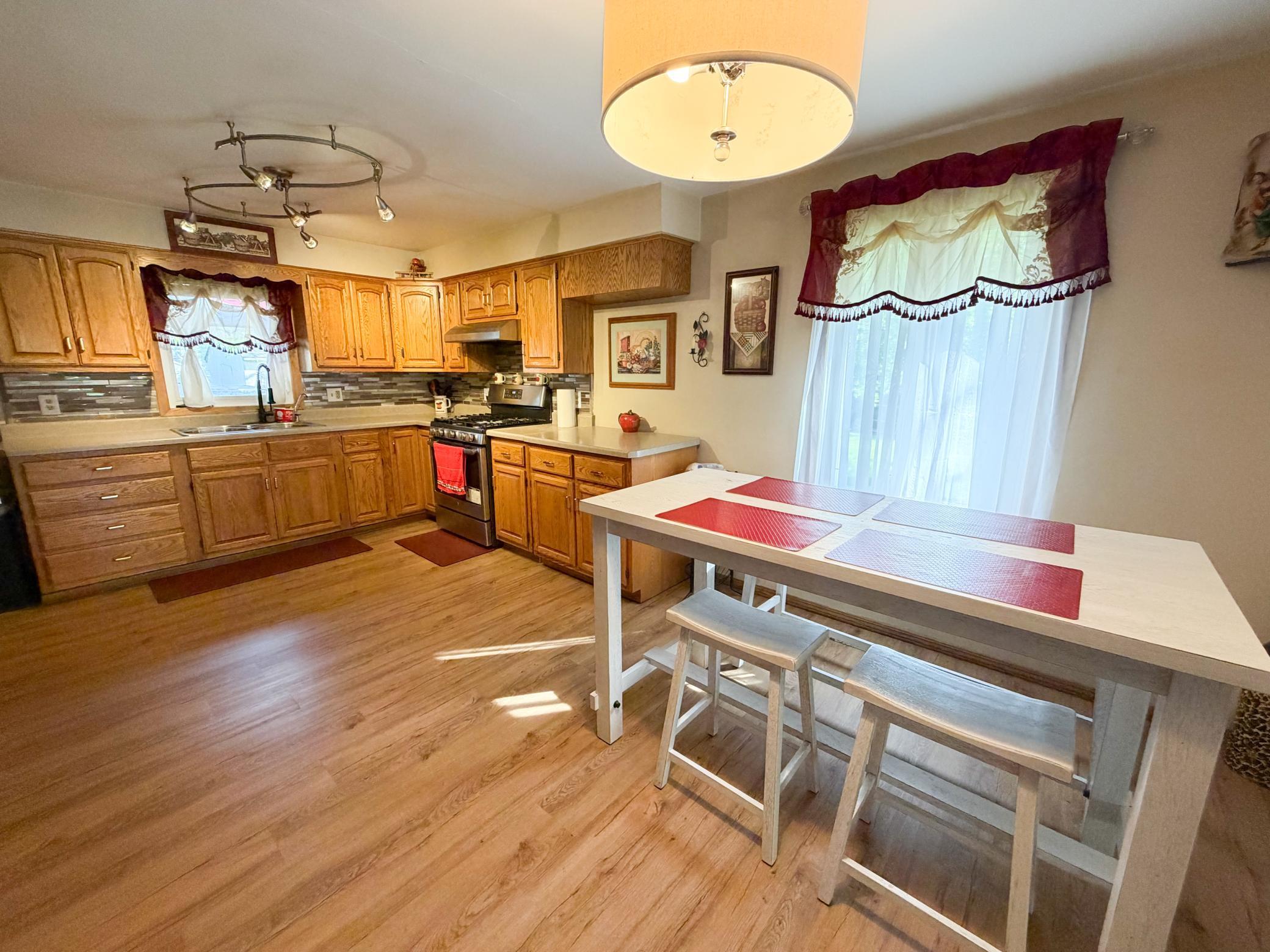 810 8th Avenue Property Photo 24