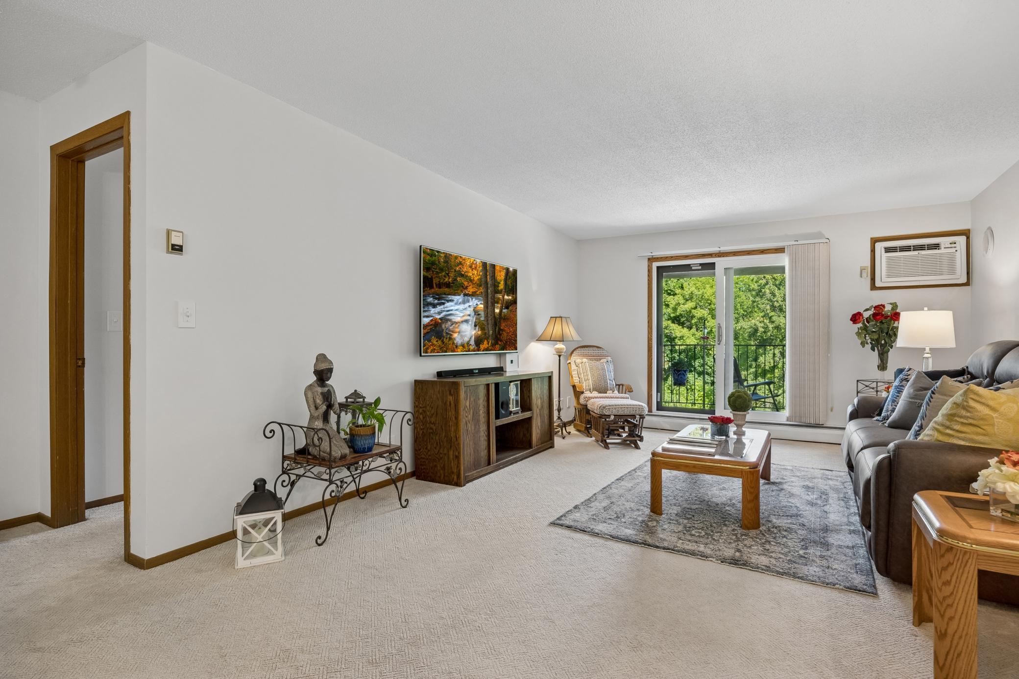 35 Nathan Lane N 303 Property Photo 15