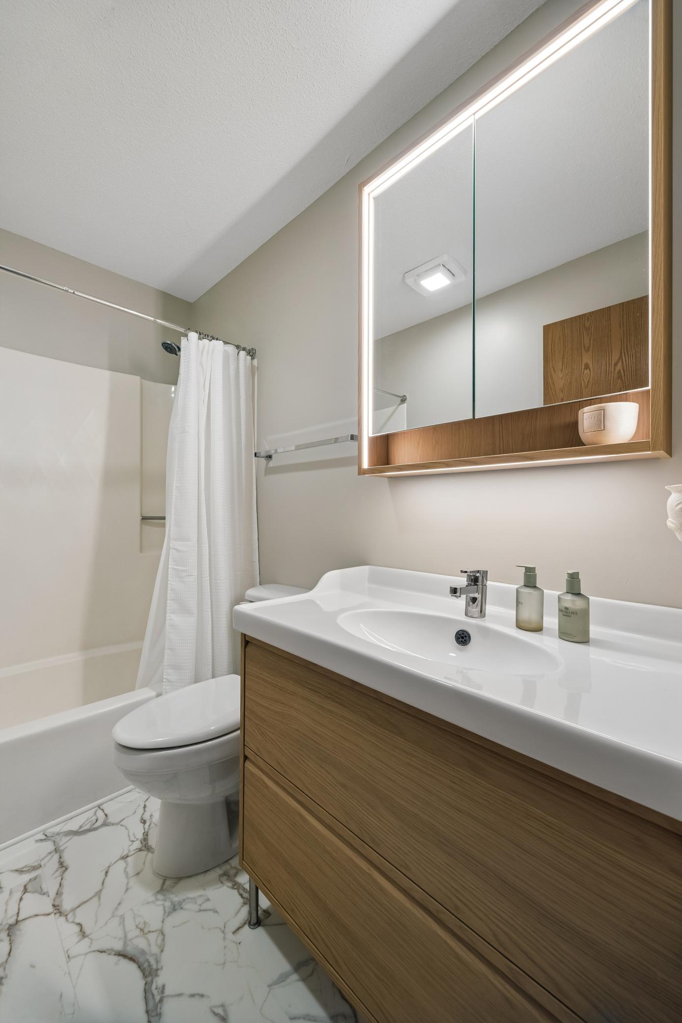 35 Nathan Lane N 303 Property Photo 25