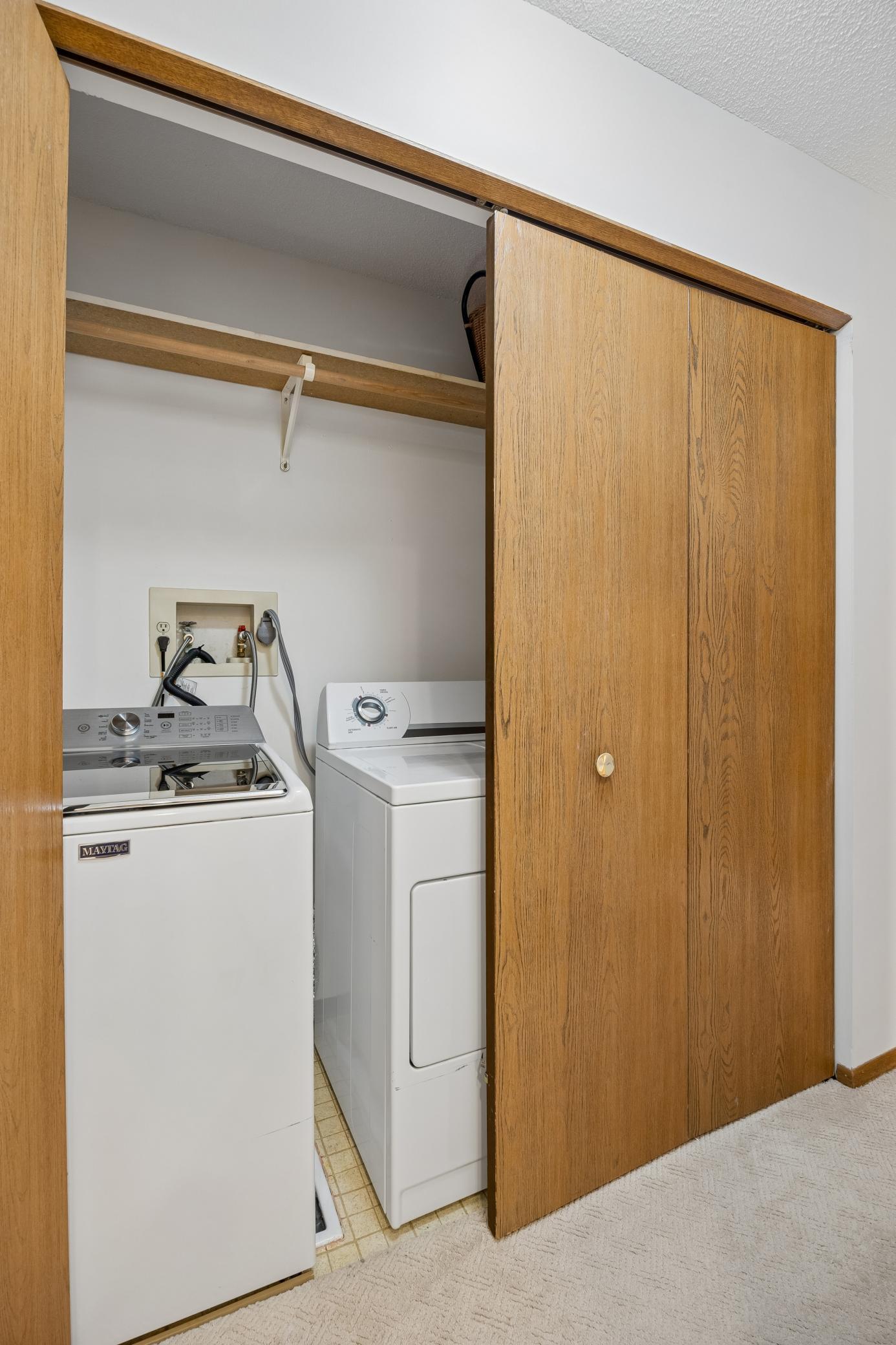 35 Nathan Lane N 303 Property Photo 28