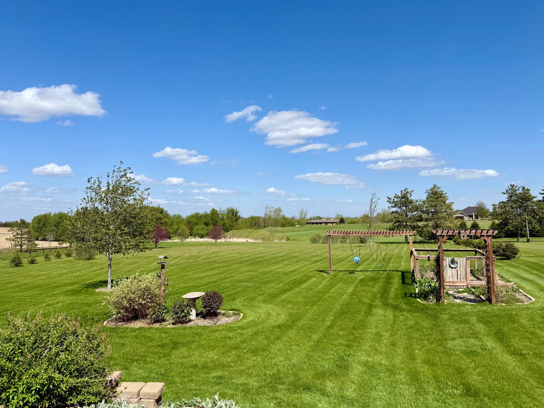 15315 Elm Court Property Photo 4