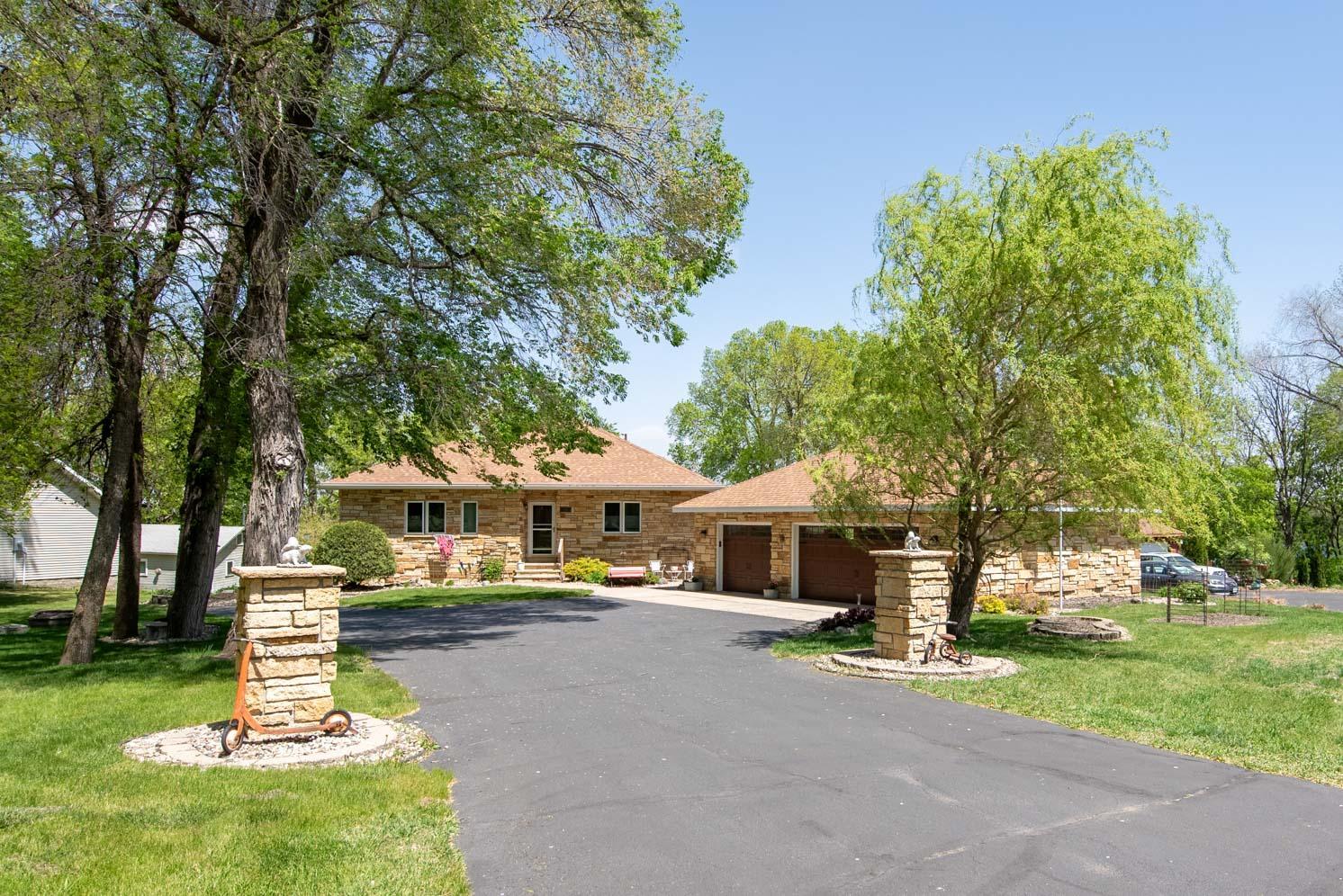 1524 Squirrels Nest Road Property Photo 1