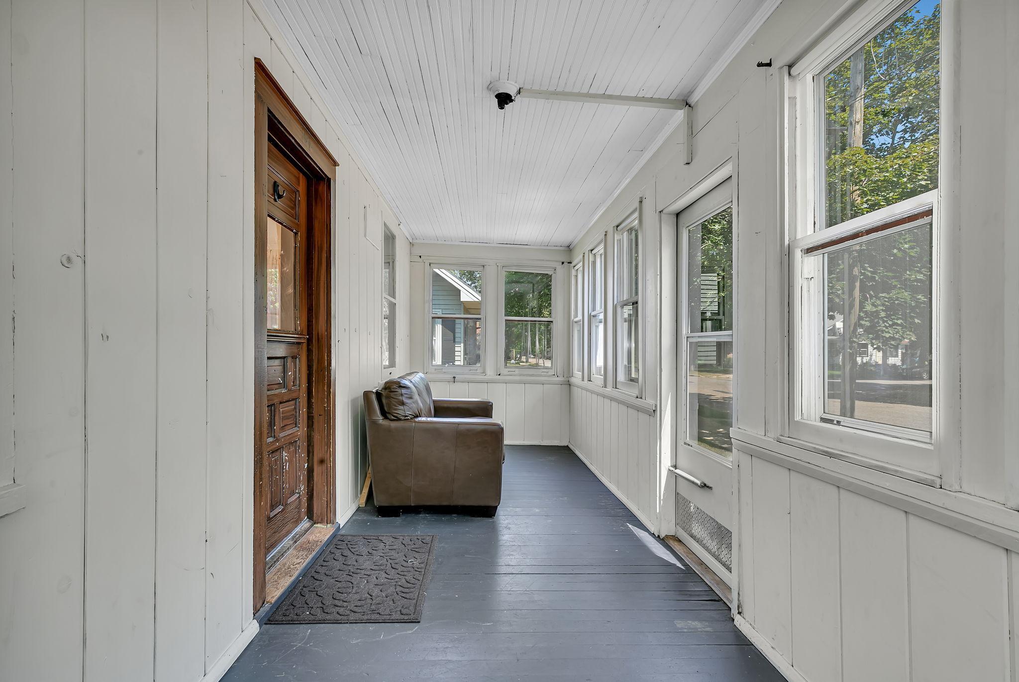 147 18th Avenue N Property Photo 8