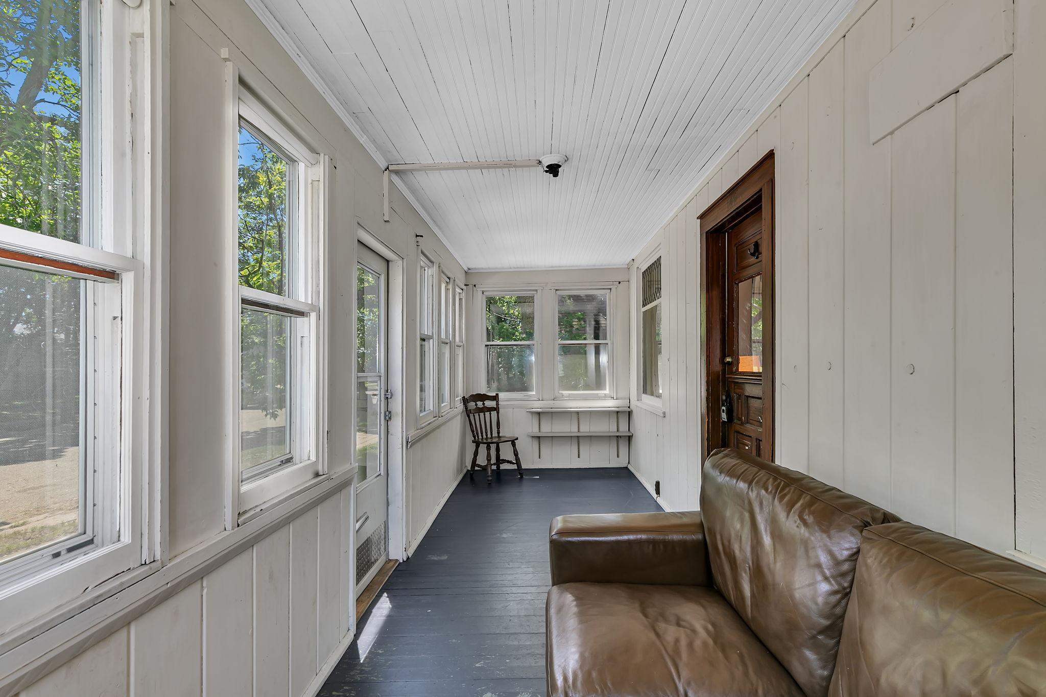 147 18th Avenue N Property Photo 9