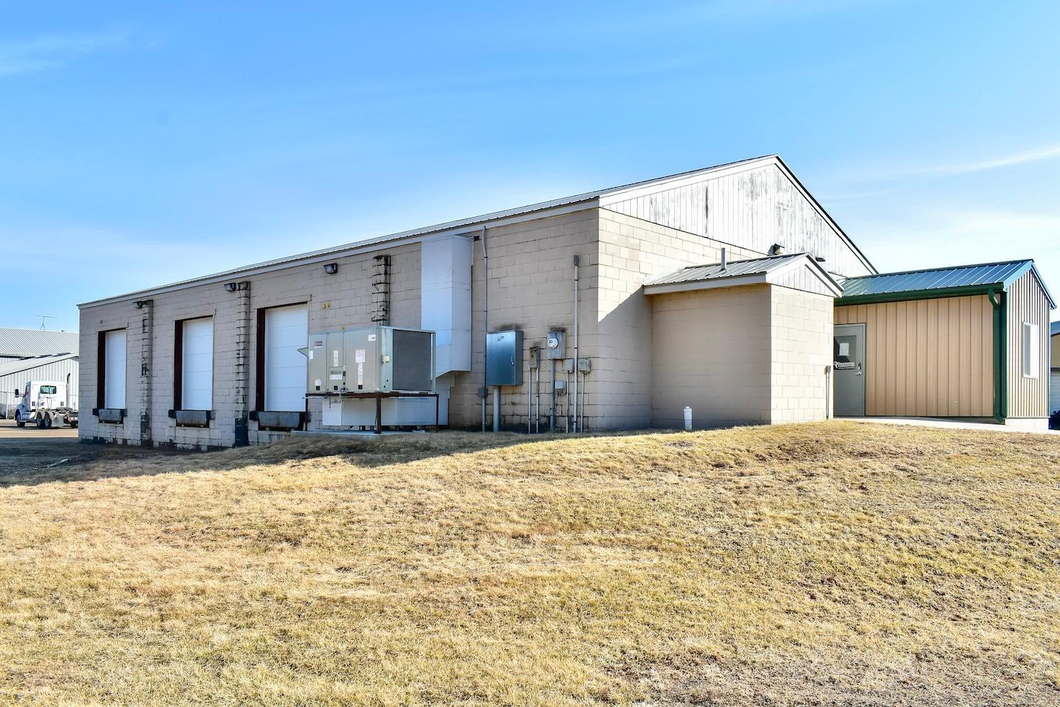 1010 71st Ave Property Photo 4