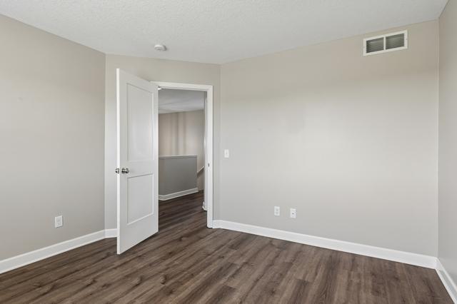 14060 Ailesbury Avenue Property Photo 33