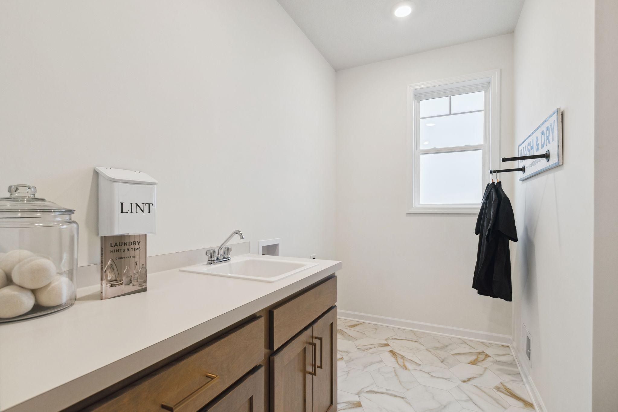 3872 Thrush Street Property Photo 18