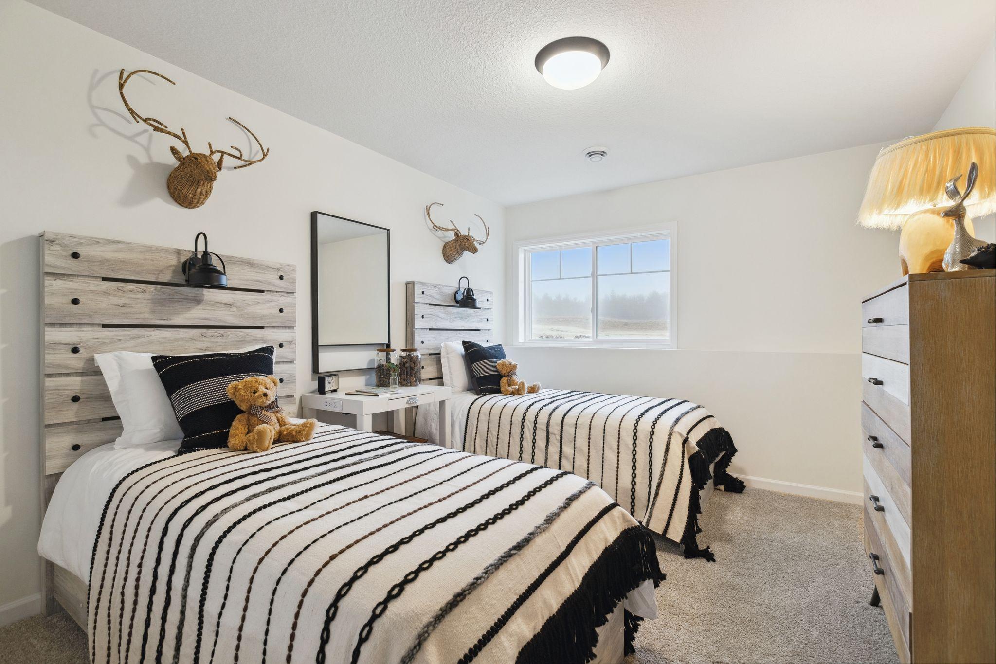 3872 Thrush Street Property Photo 25