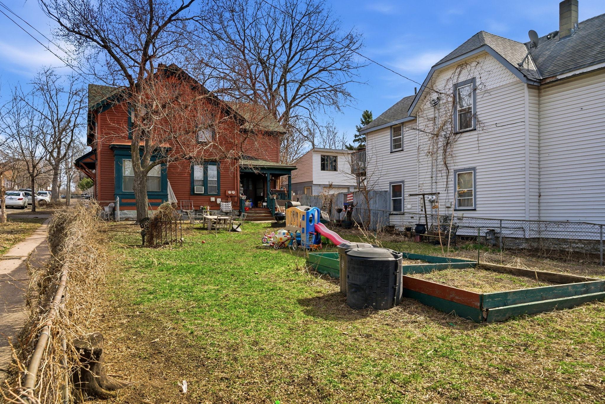 682 4th Street E Property Photo 3