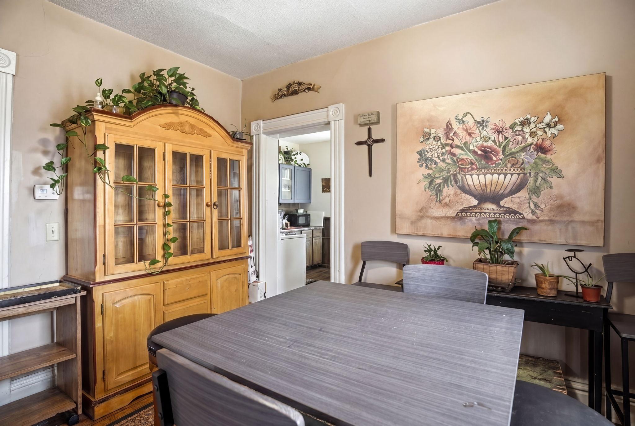682 4th Street E Property Photo 8