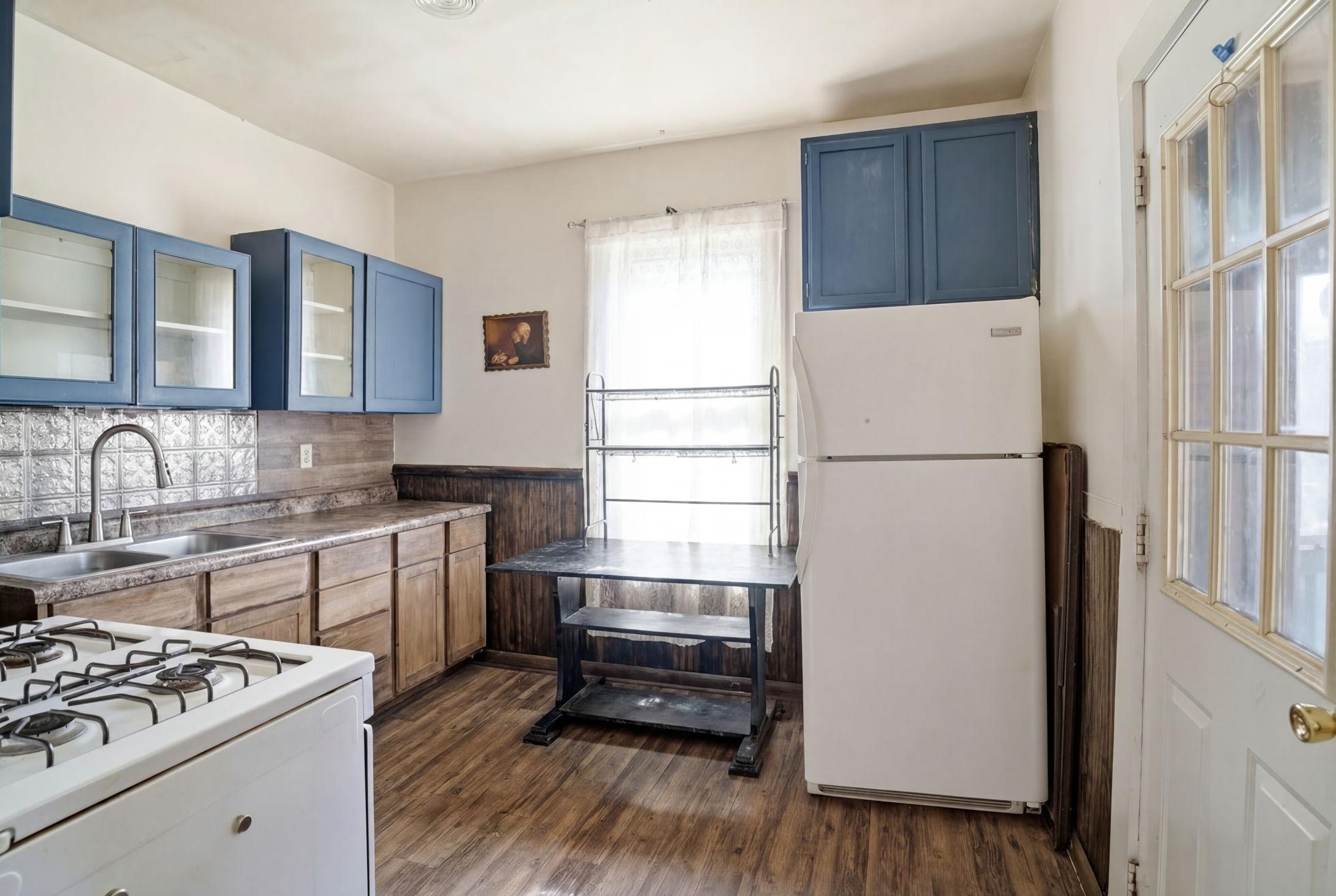 682 4th Street E Property Photo 10