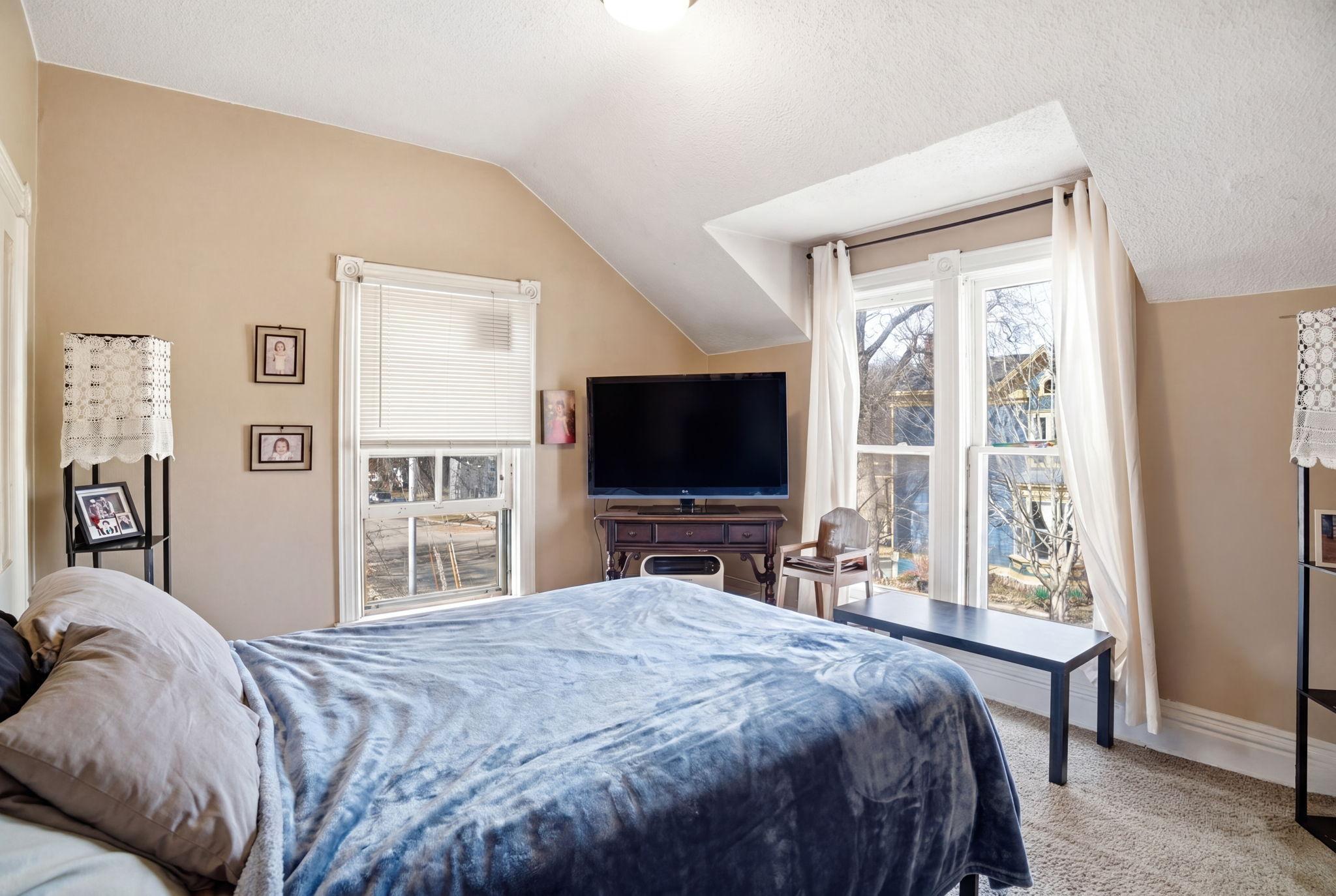 682 4th Street E Property Photo 11