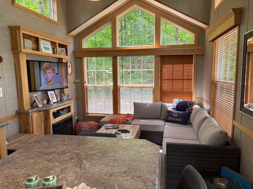 29501 S8 Maplewood Road Property Photo 4