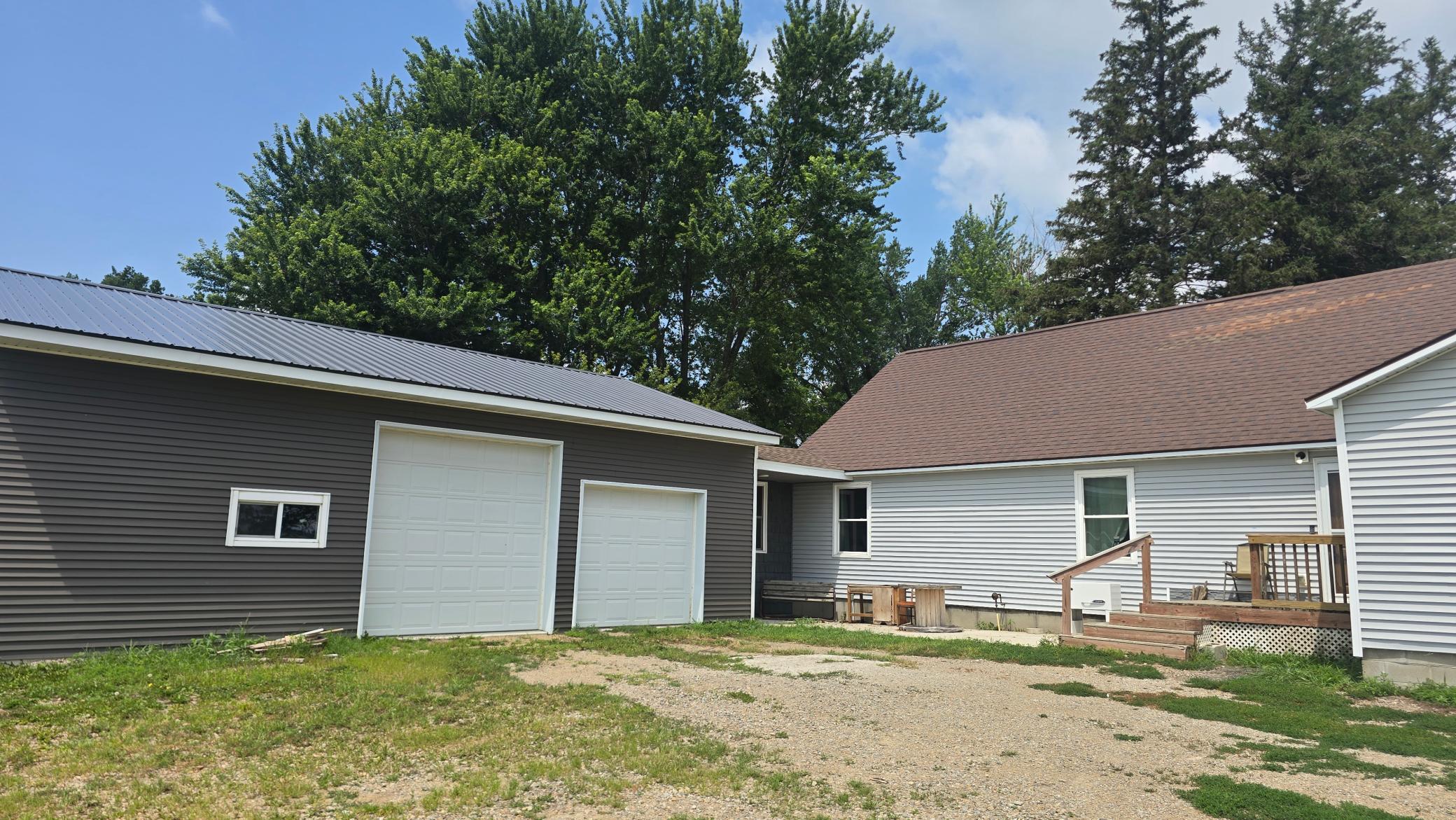 48696 Apple Avenue A Property Photo 3
