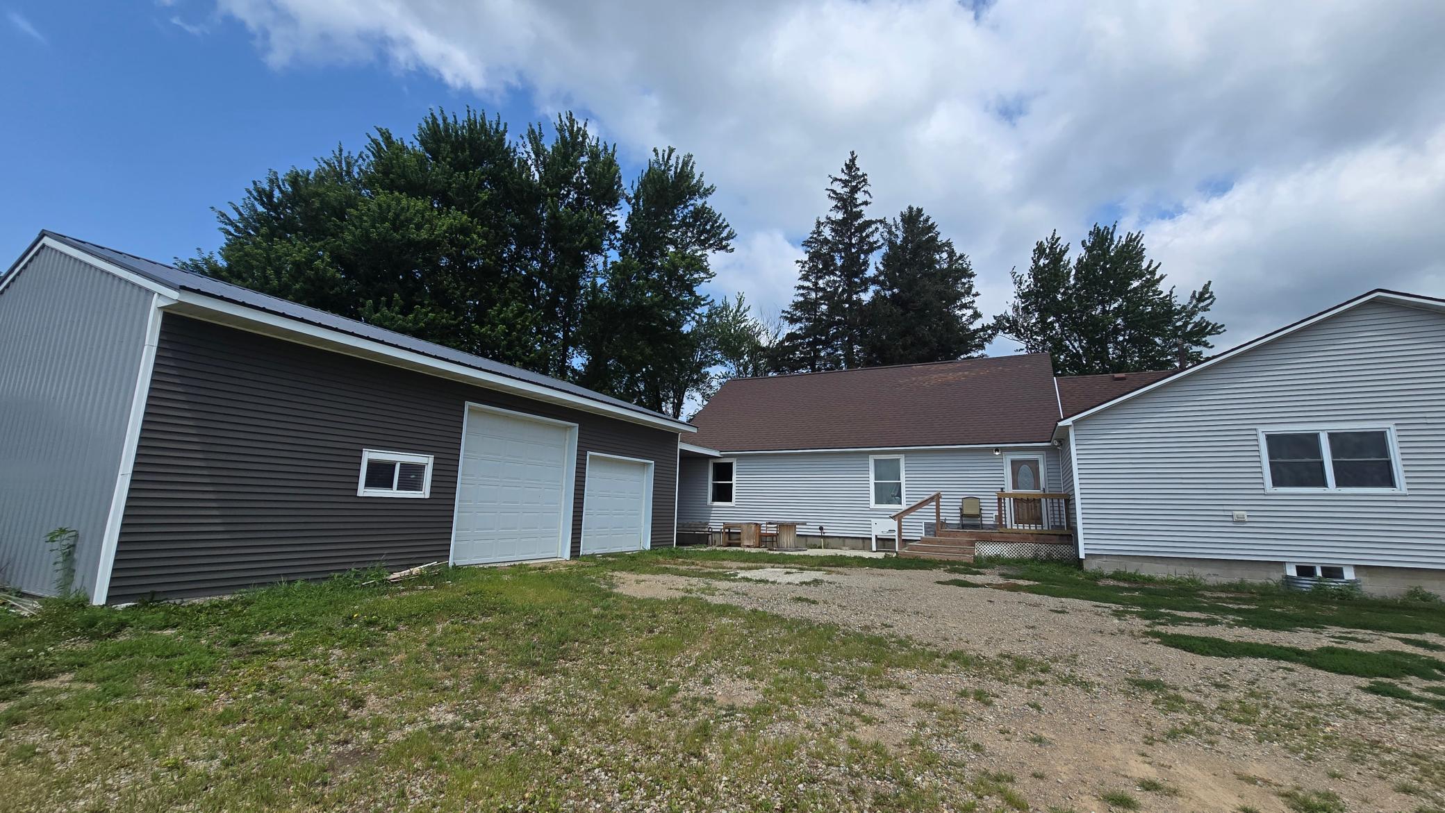 48696 Apple Avenue A Property Photo 4