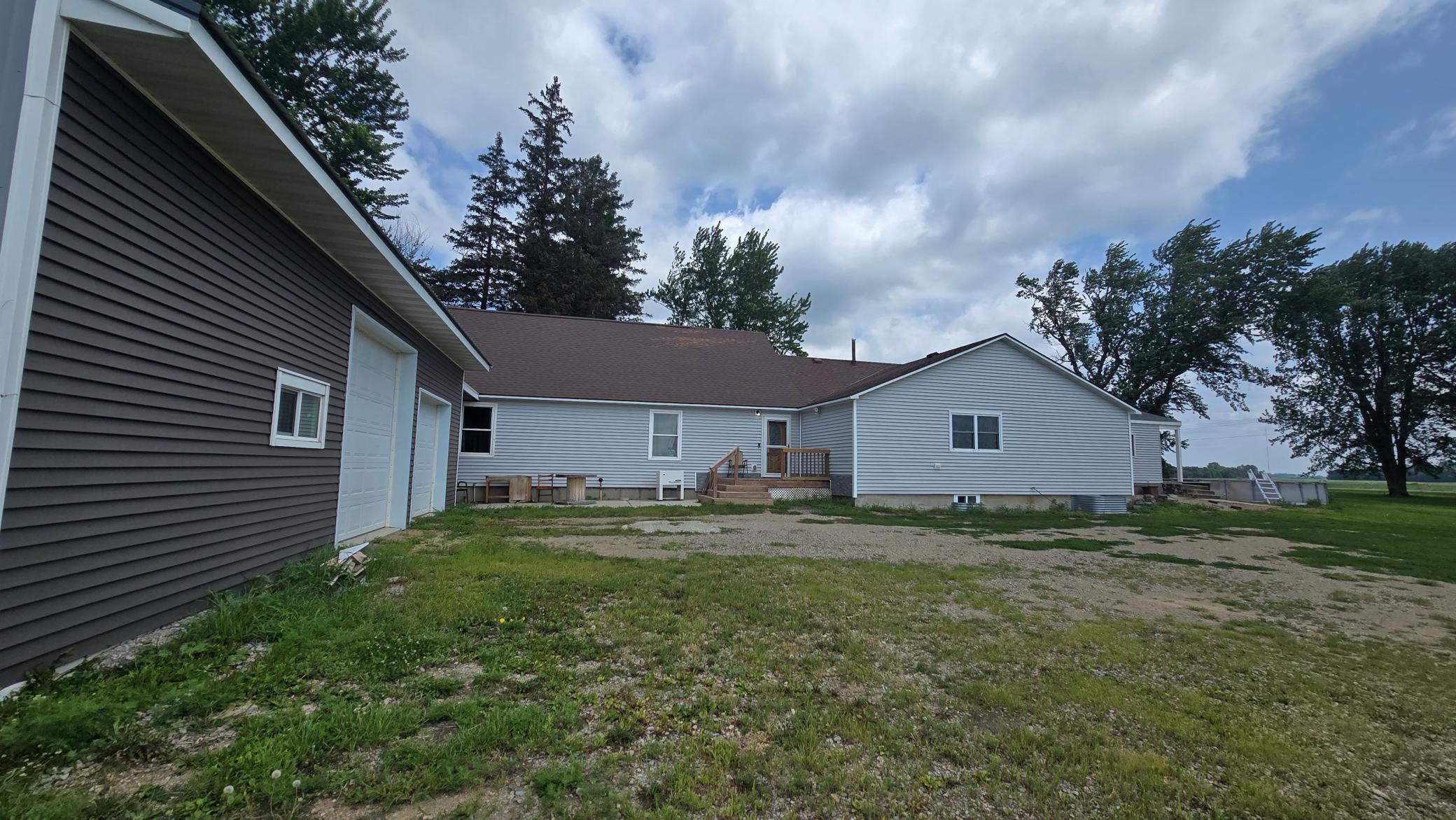 48696 Apple Avenue A Property Photo 5